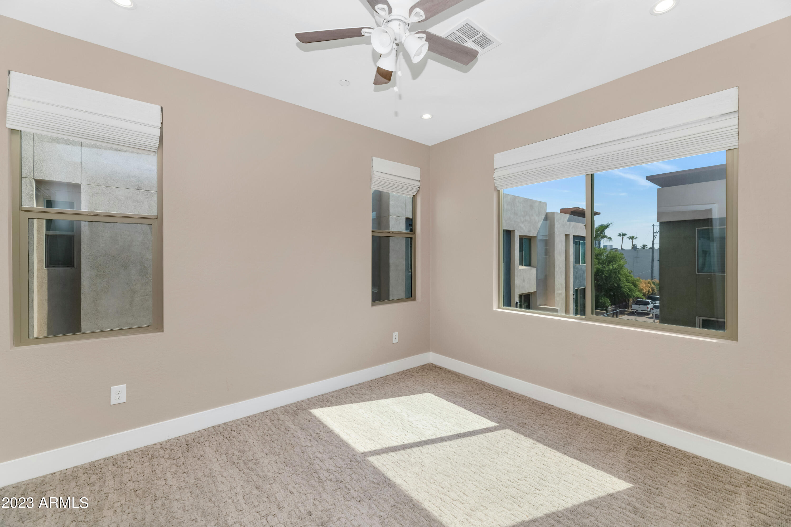 820 N 8TH Avenue, 13
