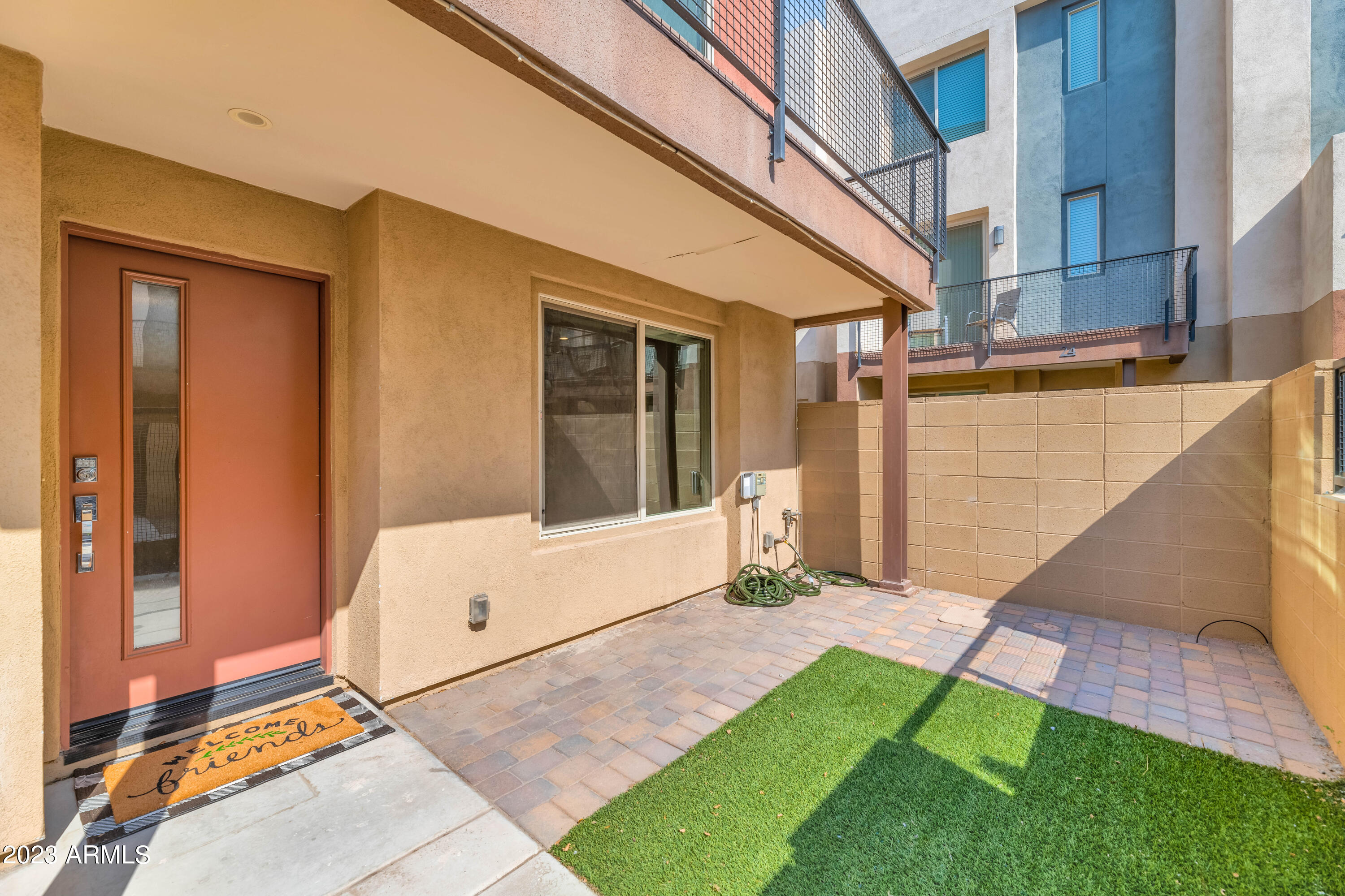 820 N 8TH Avenue, 13