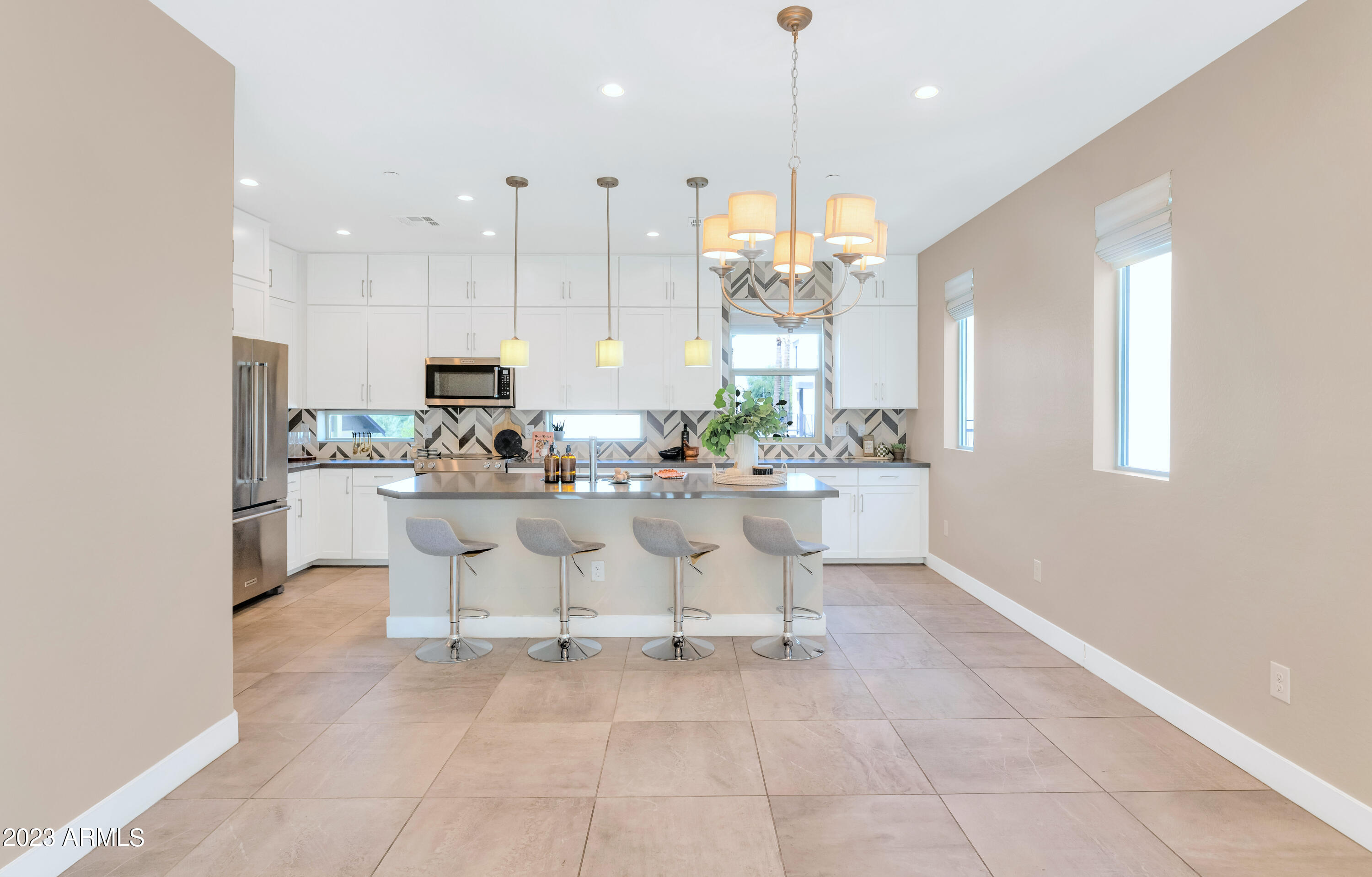 820 N 8TH Avenue, 13
