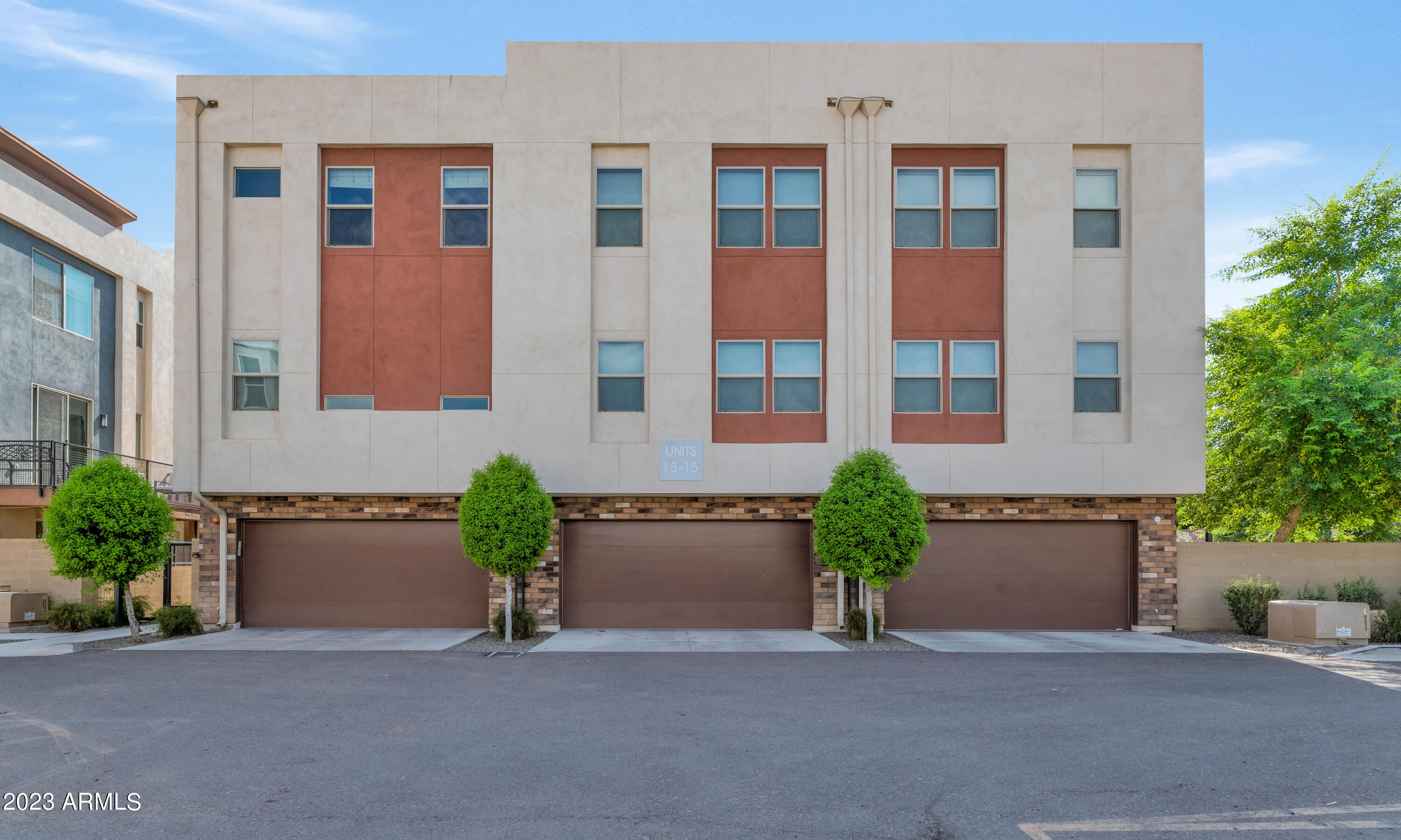 820 N 8TH Avenue, 13