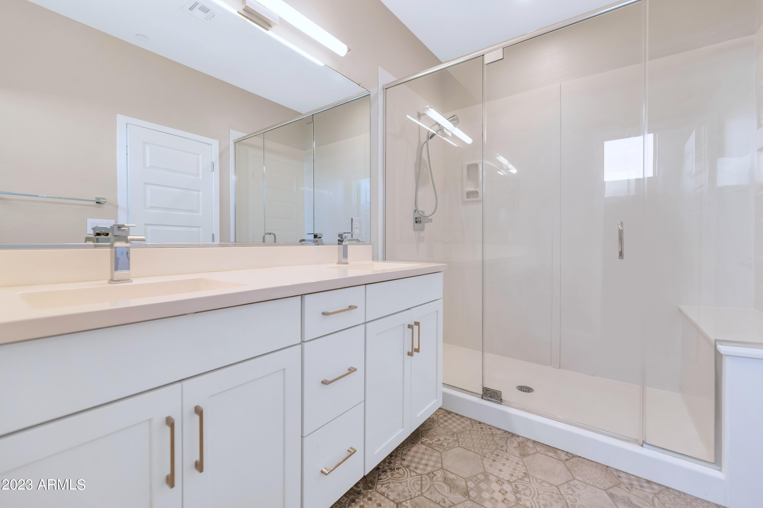 820 N 8TH Avenue, 13
