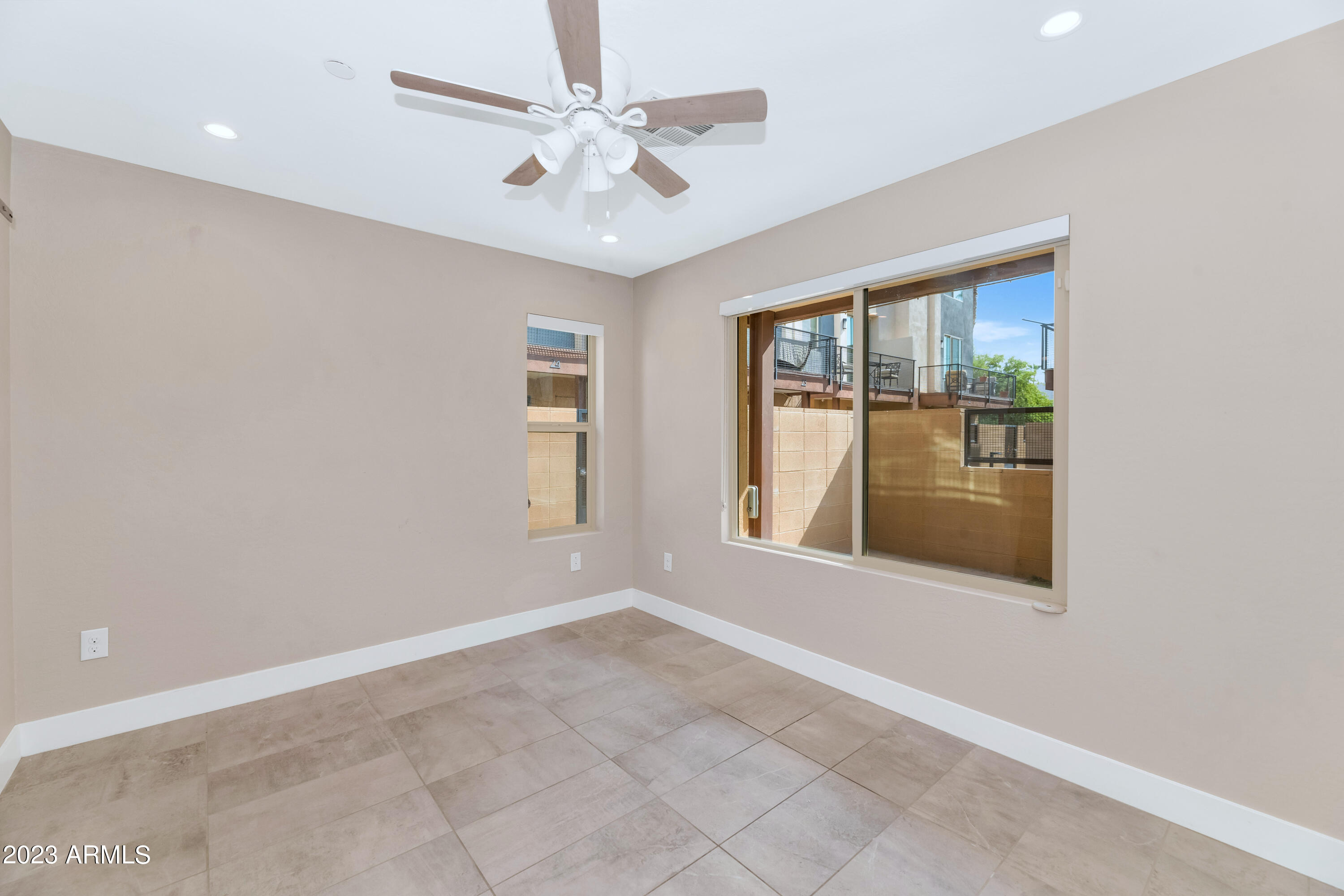 820 N 8TH Avenue, 13