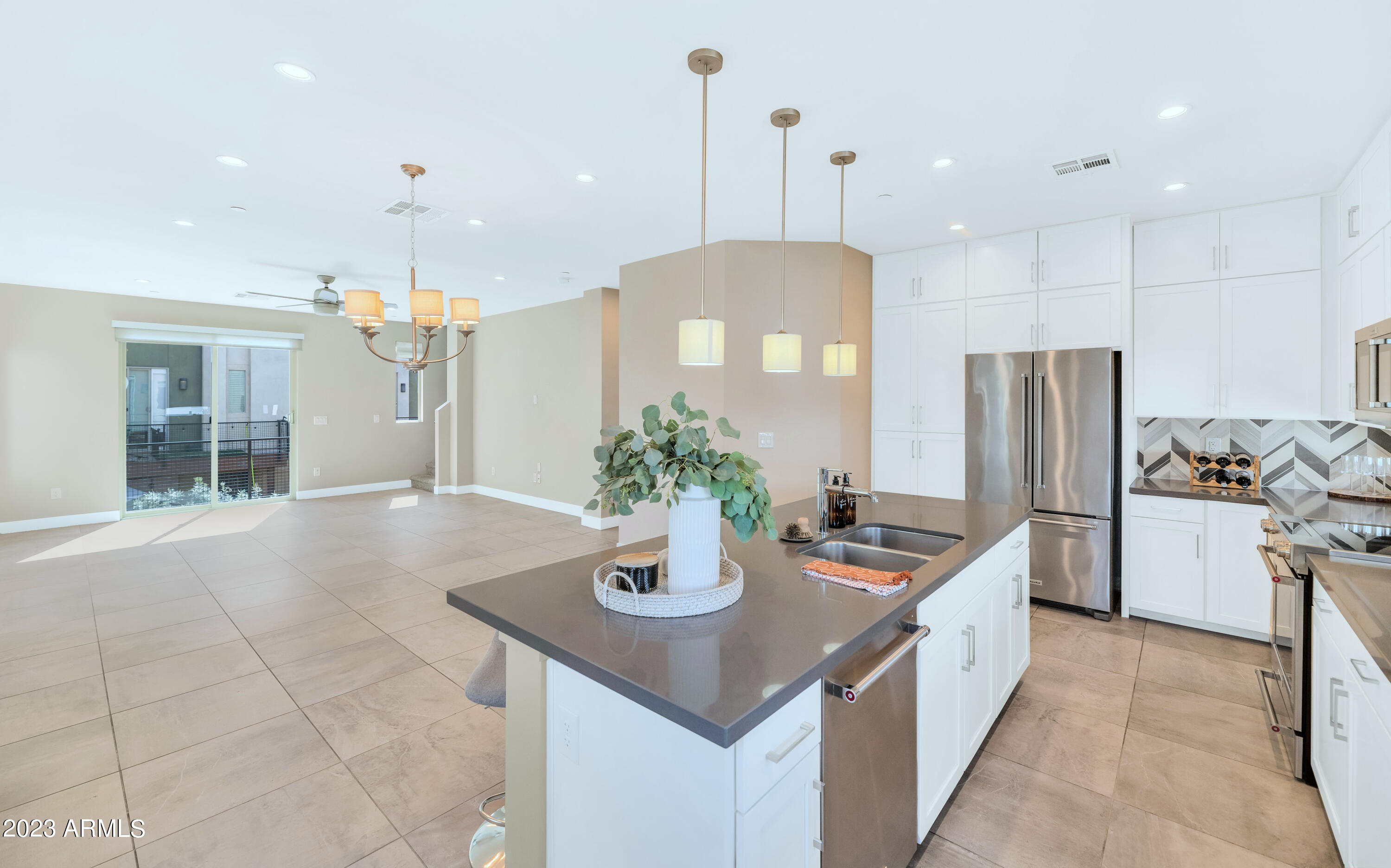 820 N 8TH Avenue, 13