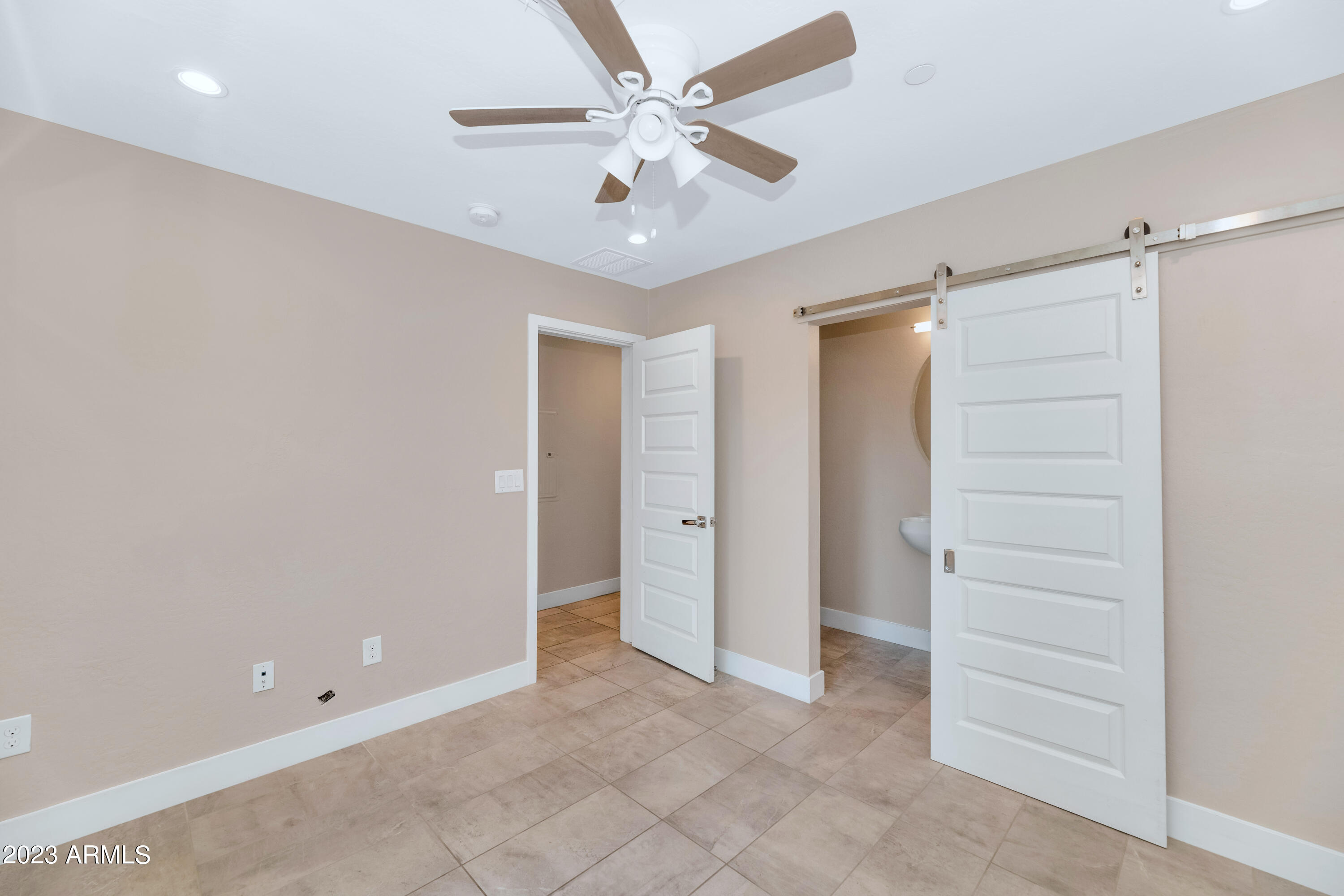 820 N 8TH Avenue, 13