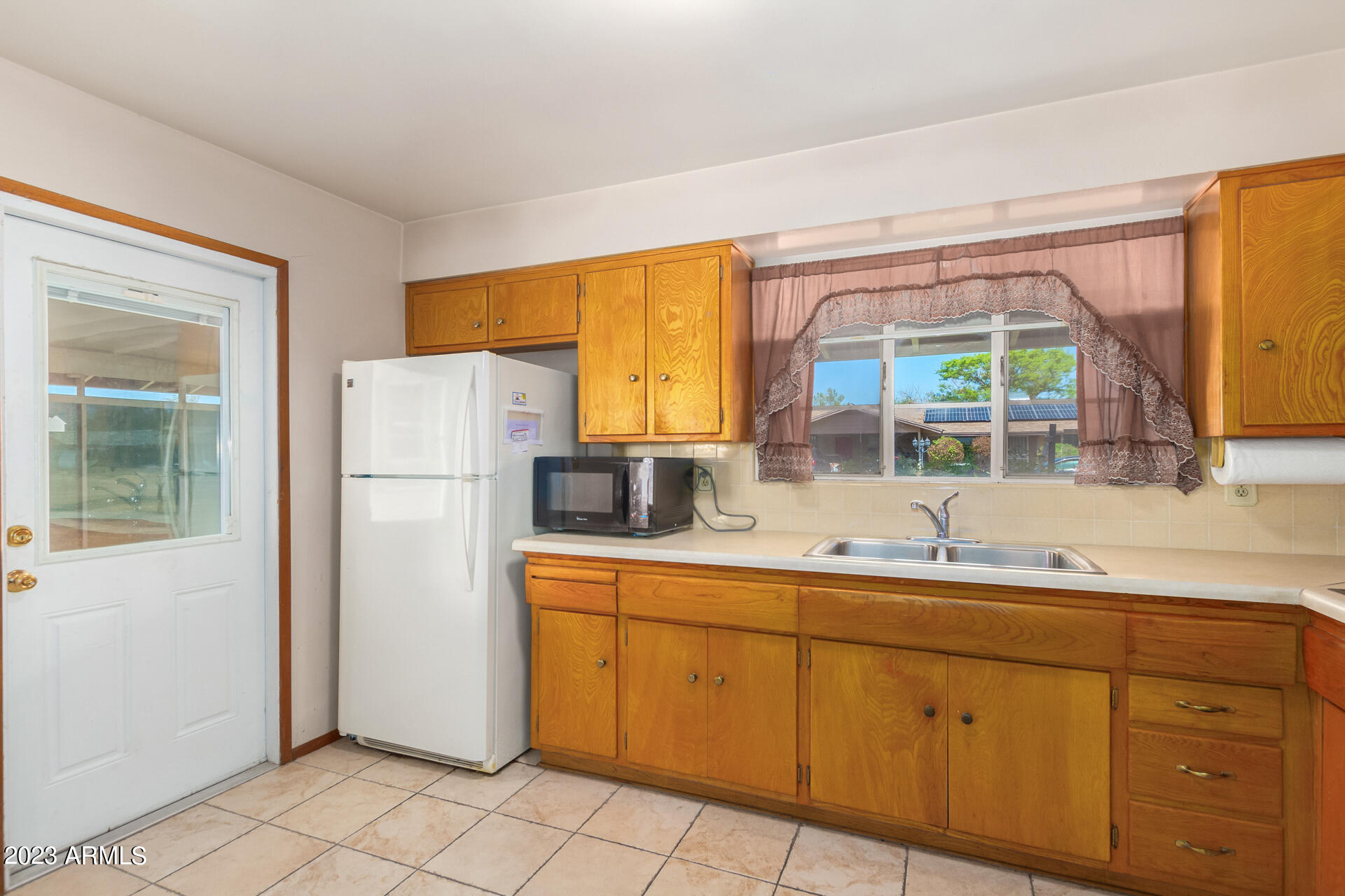 3815 W LAMAR Road