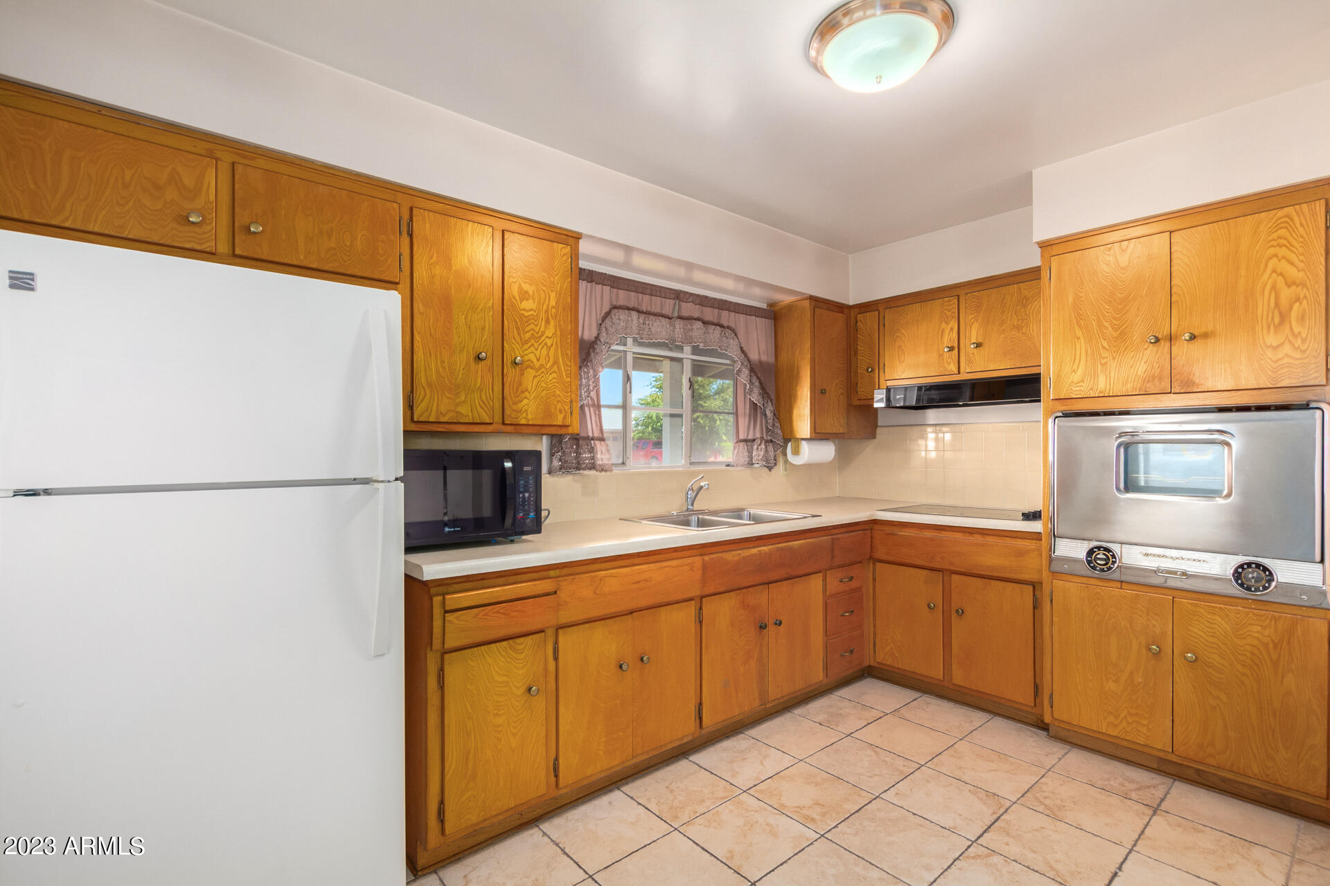 3815 W LAMAR Road