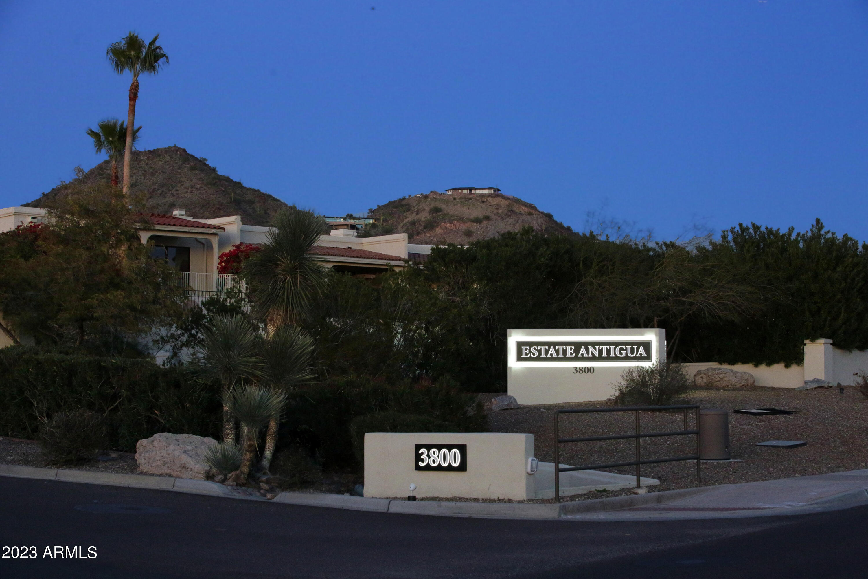 3800 E LINCOLN Drive, 39
