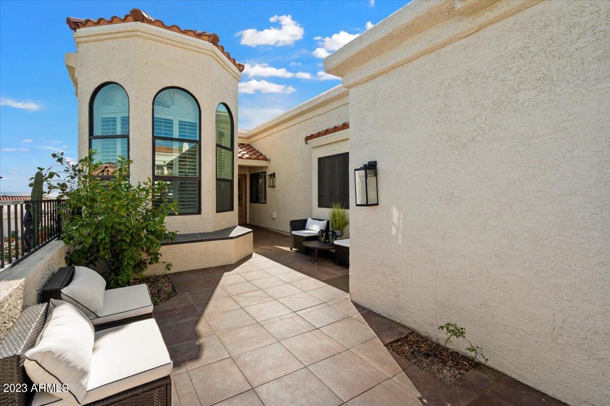 3800 E LINCOLN Drive, 39