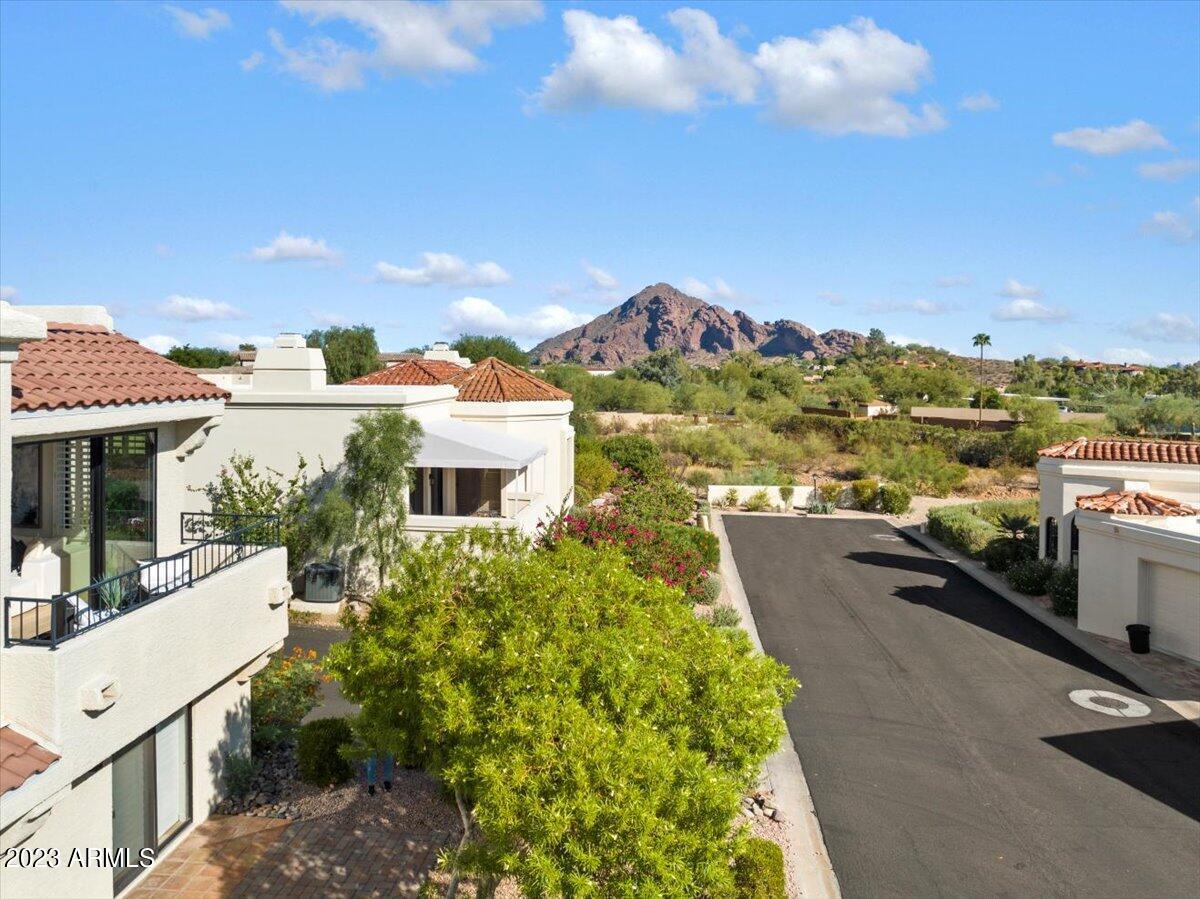 3800 E LINCOLN Drive, 39