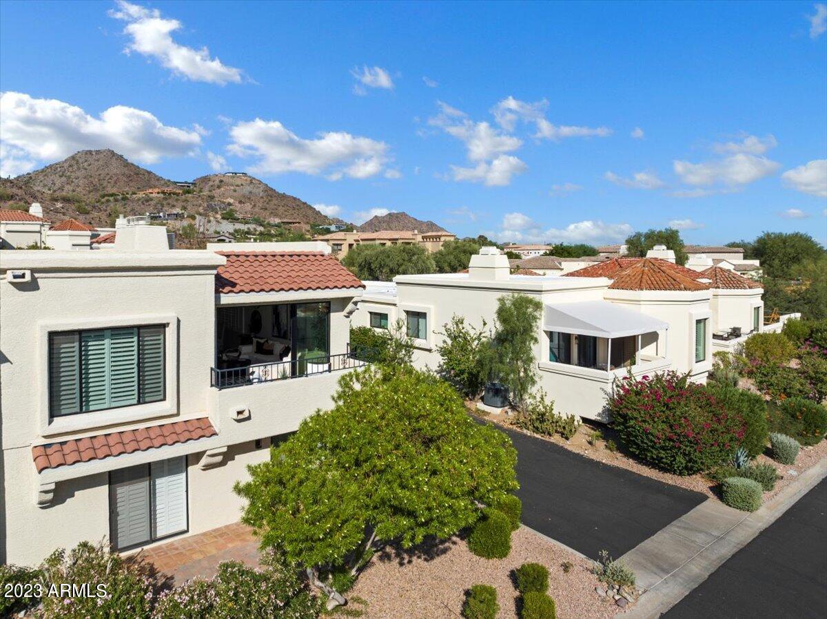 3800 E LINCOLN Drive, 39