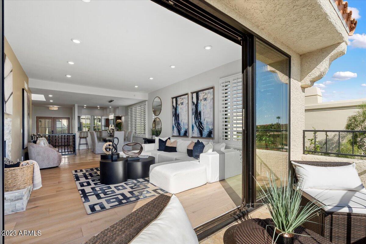 3800 E LINCOLN Drive, 39