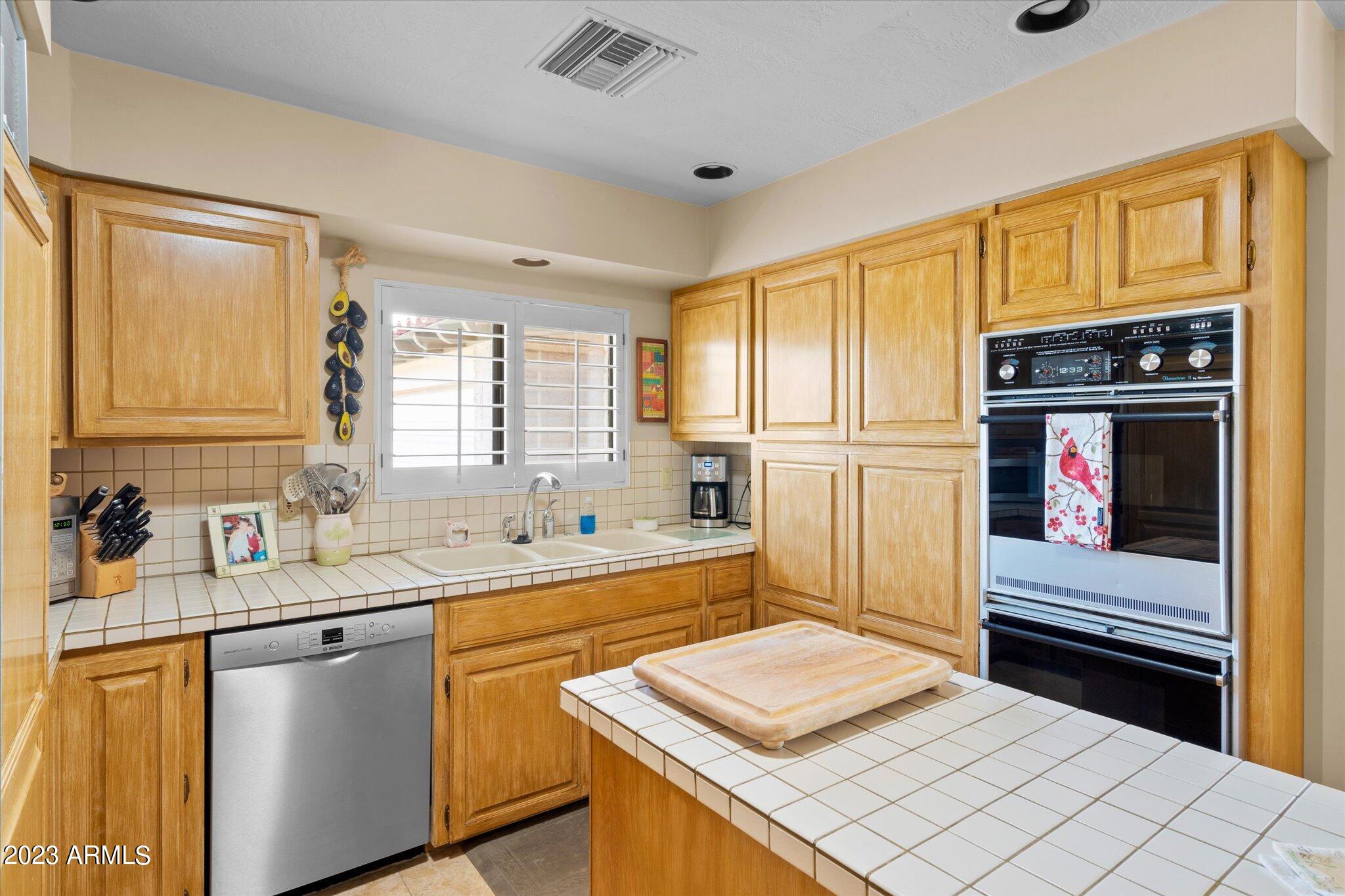 4243 E DESERT CREST Drive