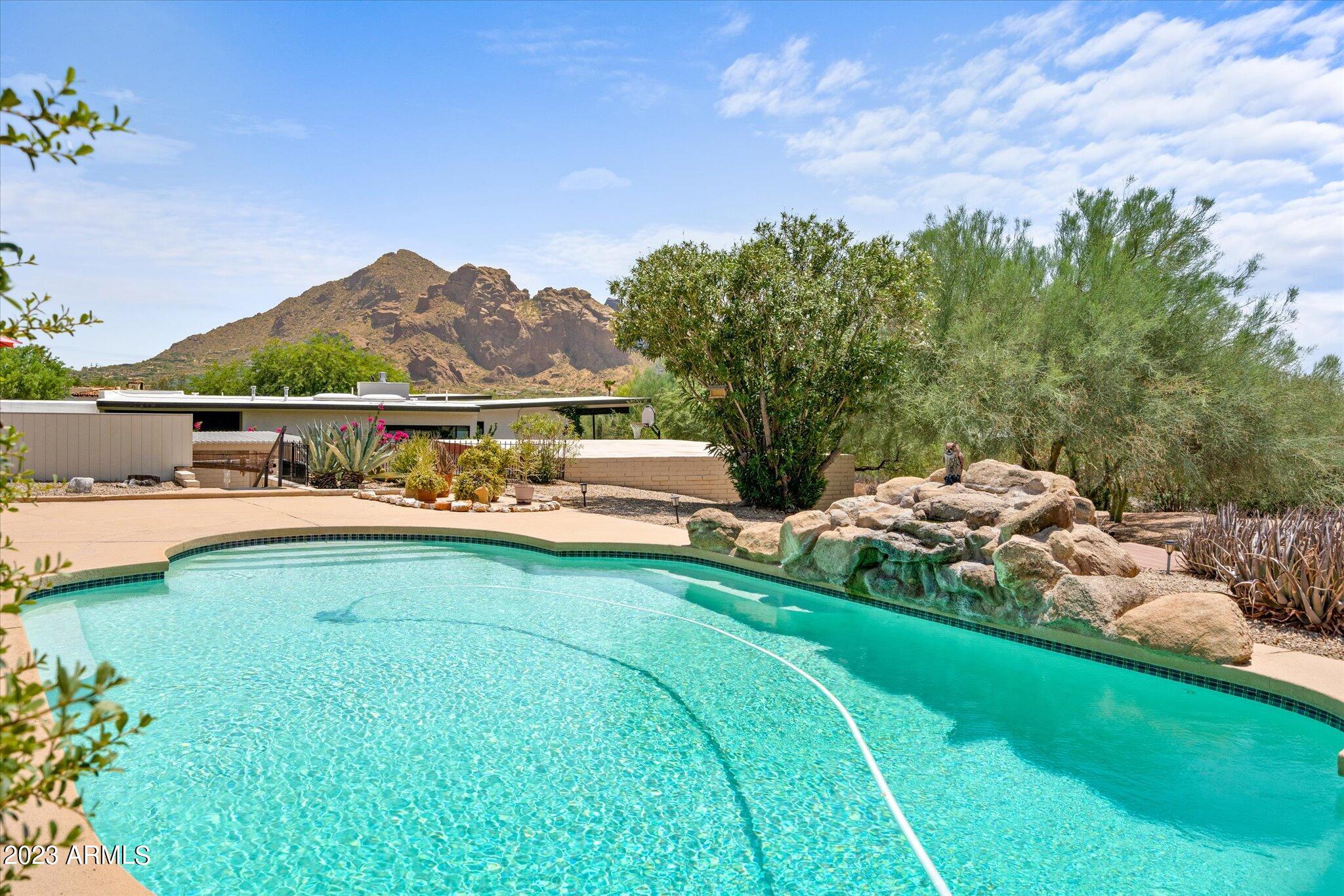 4243 E DESERT CREST Drive