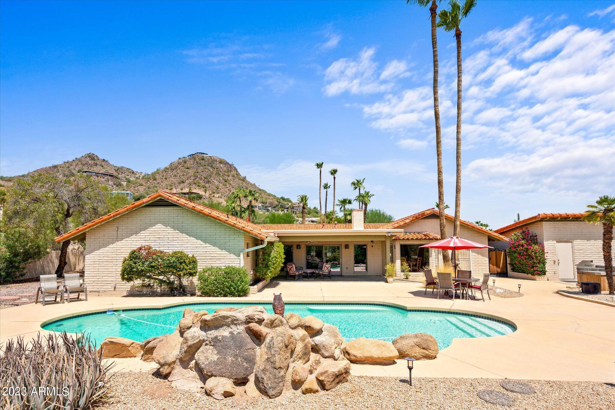 4243 E DESERT CREST Drive