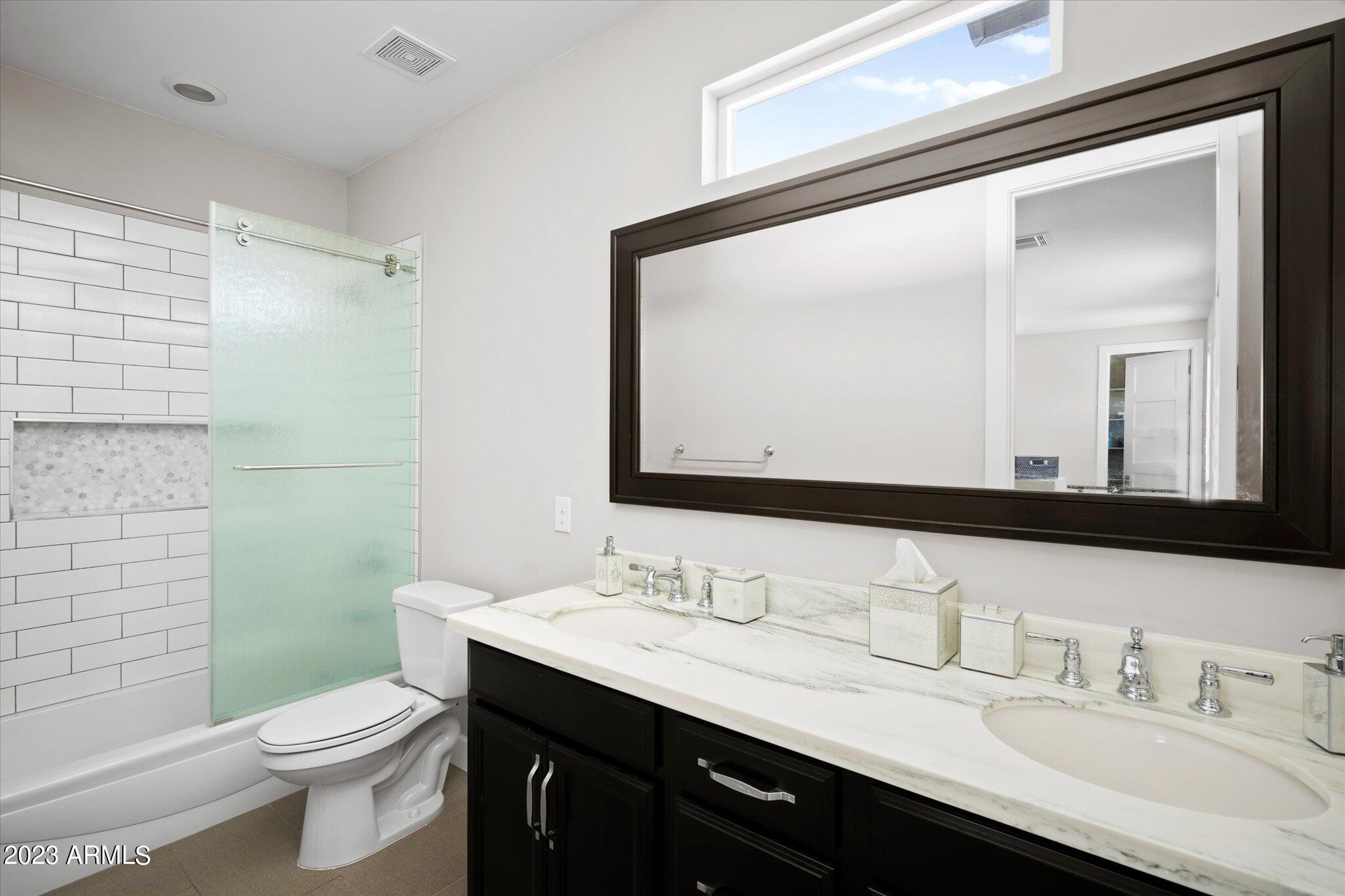 3842 E CRITTENDEN Lane