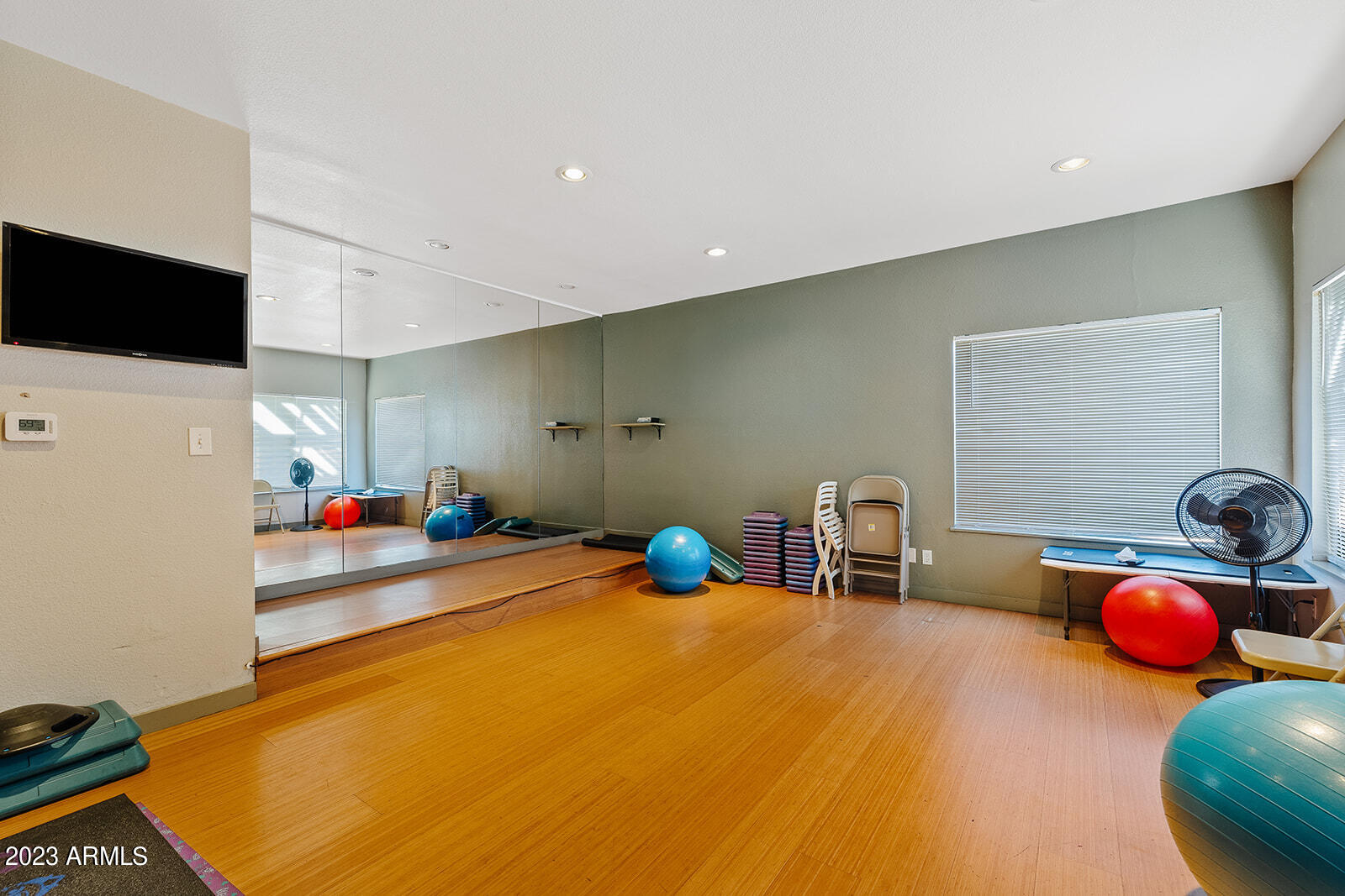 3500 N HAYDEN Road, 909