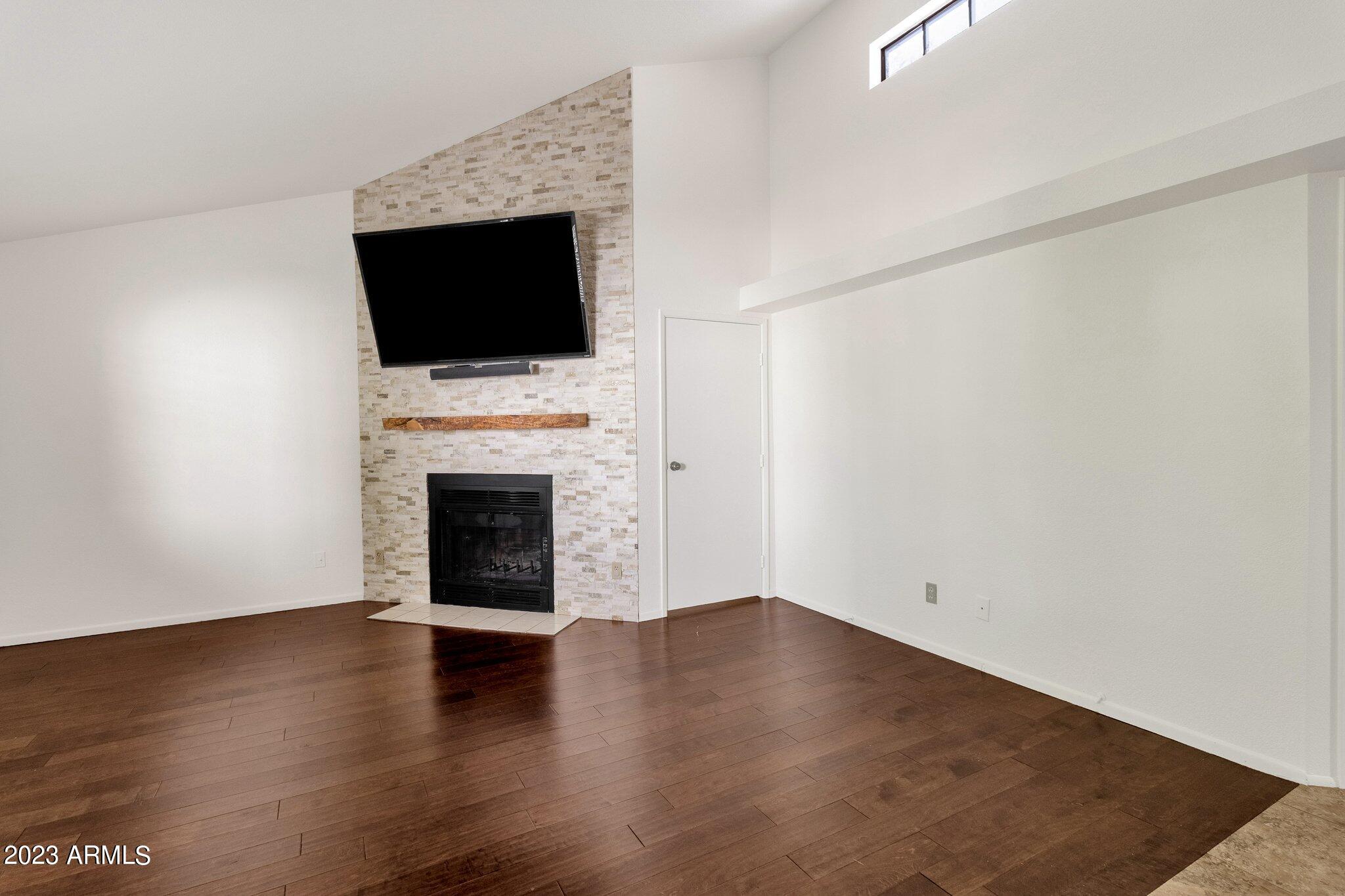 2020 W UNION HILLS Drive, 238