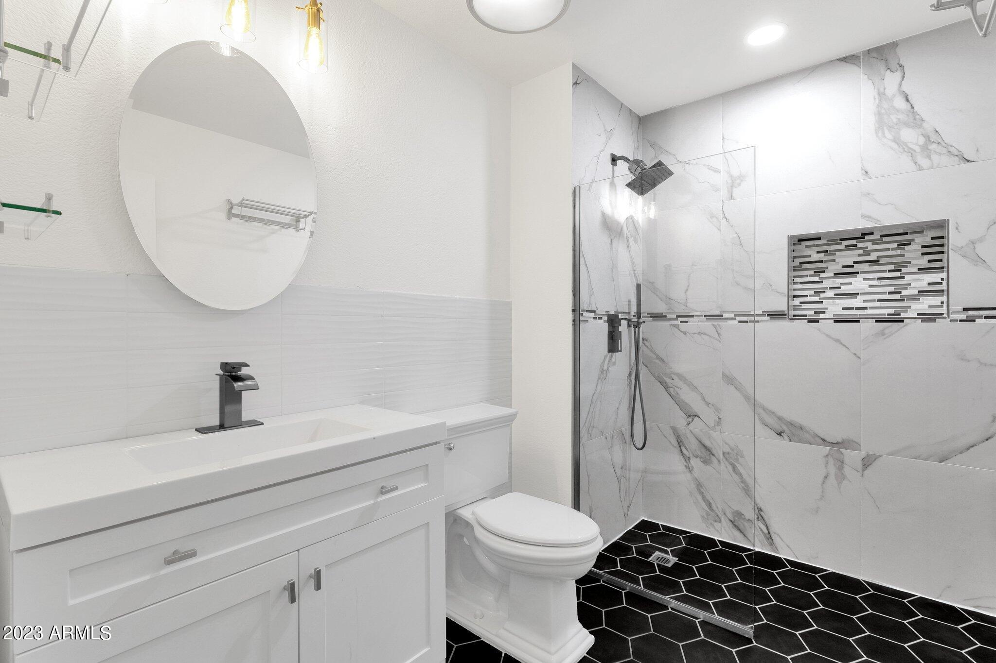 2020 W UNION HILLS Drive, 238