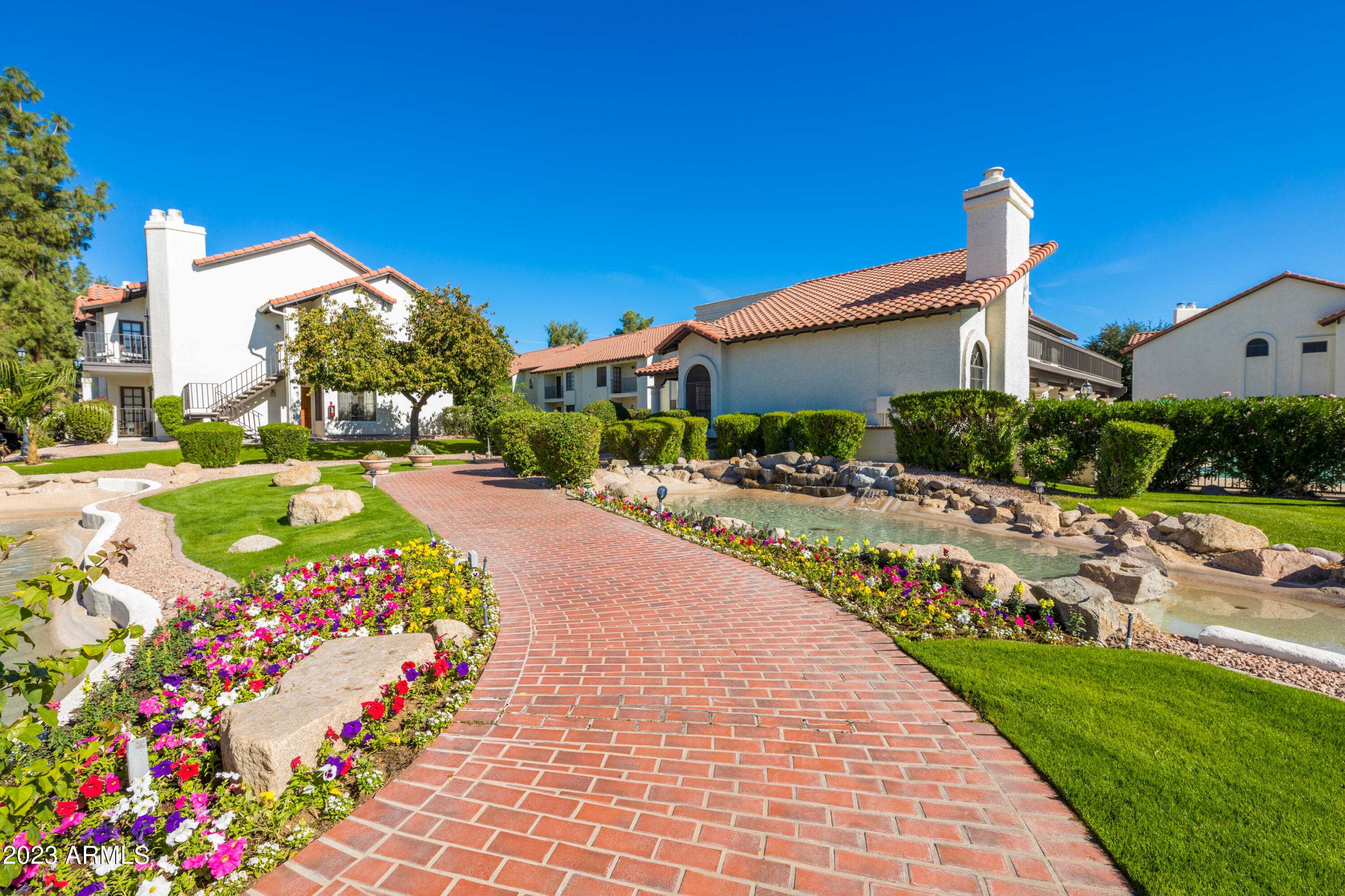 11011 N 92ND Street, 1052