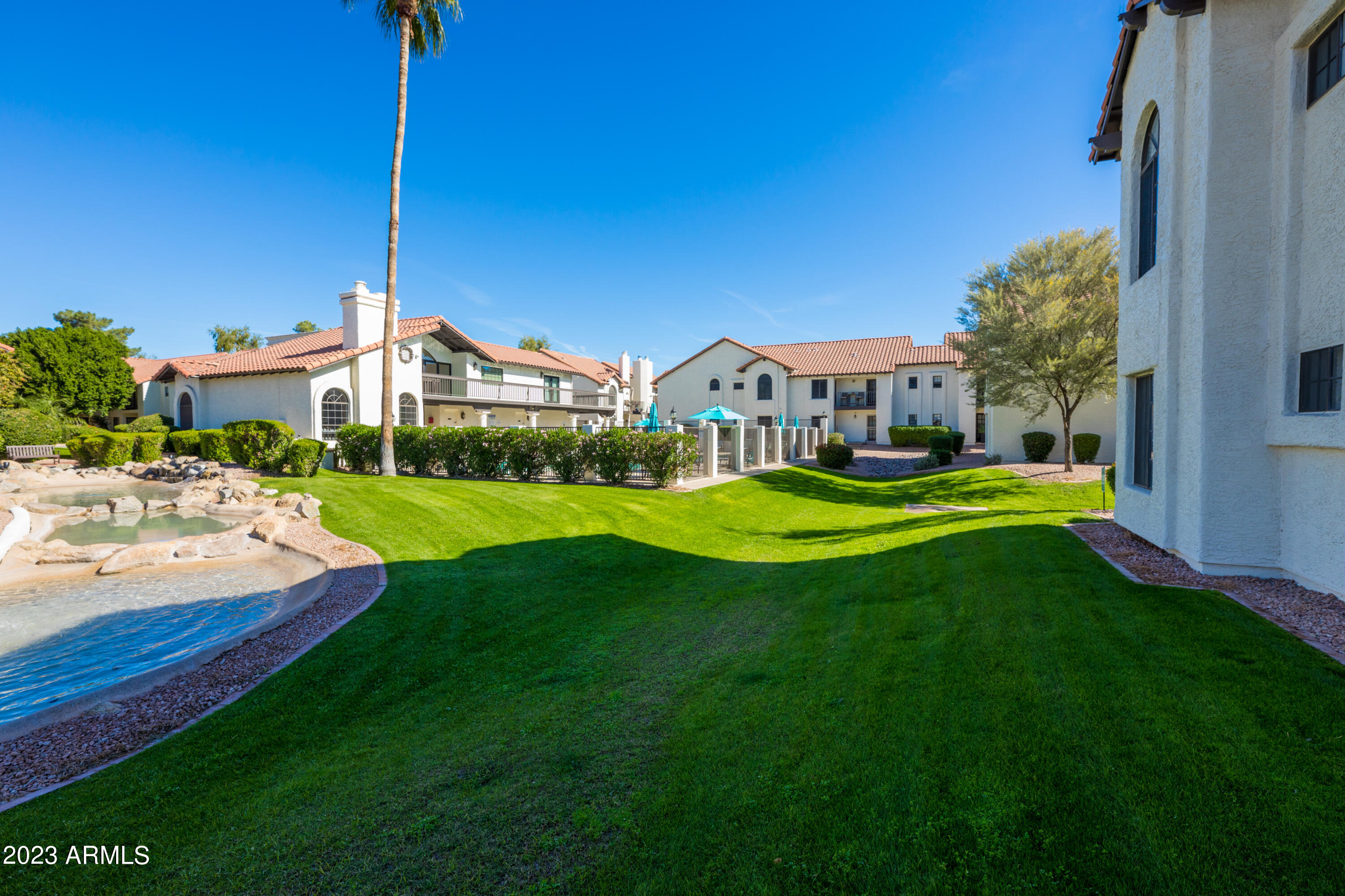 11011 N 92ND Street, 1052