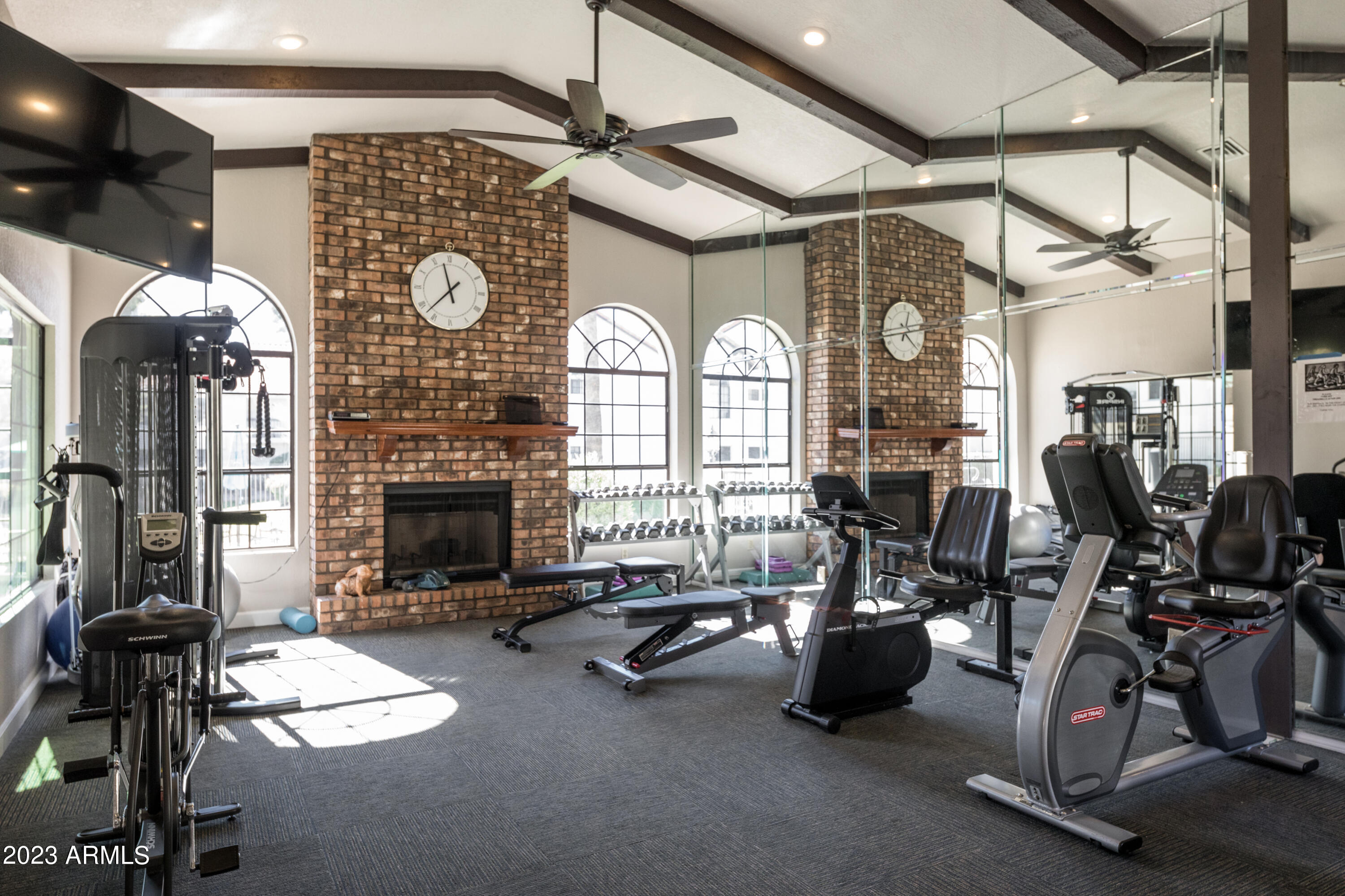 11011 N 92ND Street, 1052