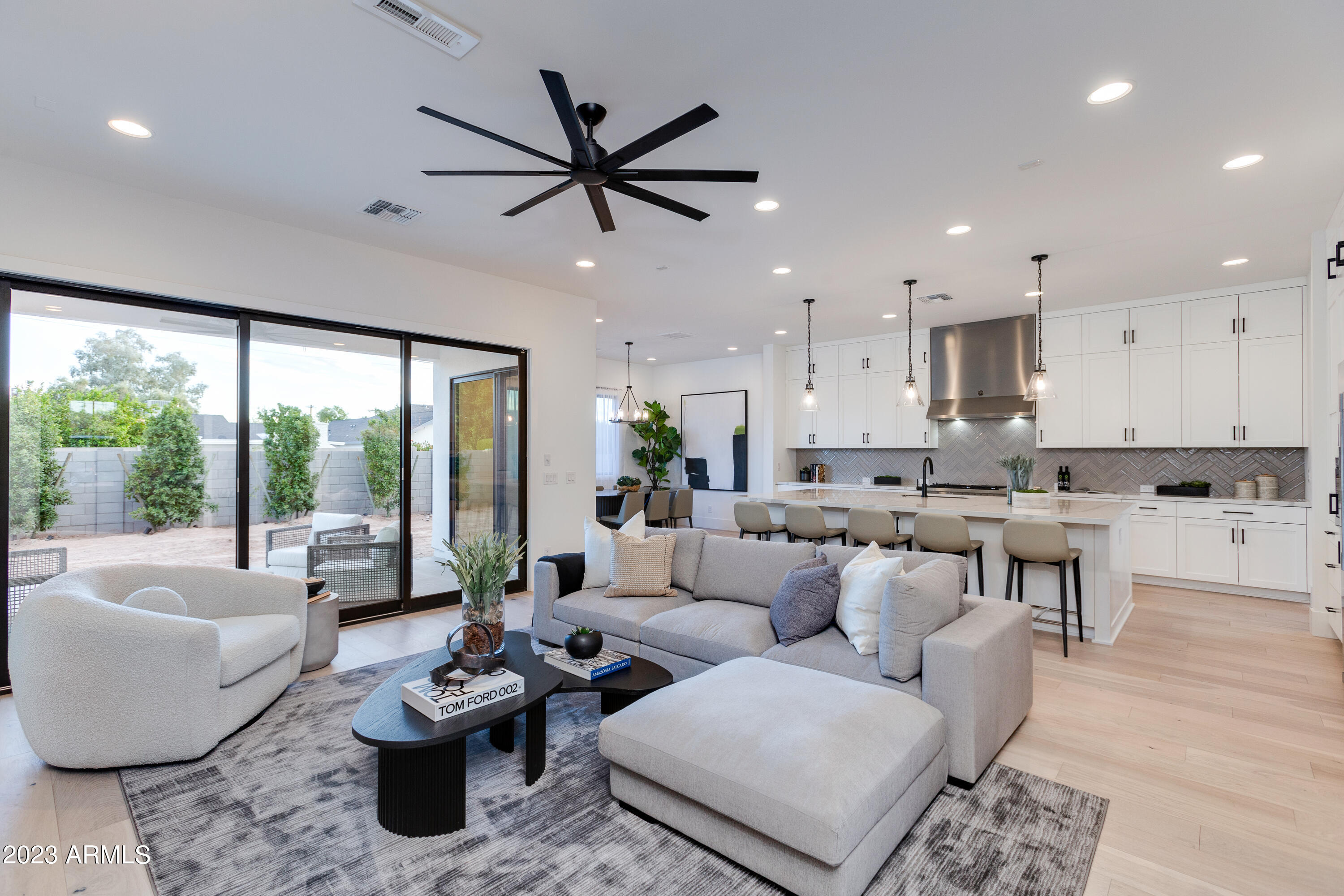 4007 E MONTECITO Avenue