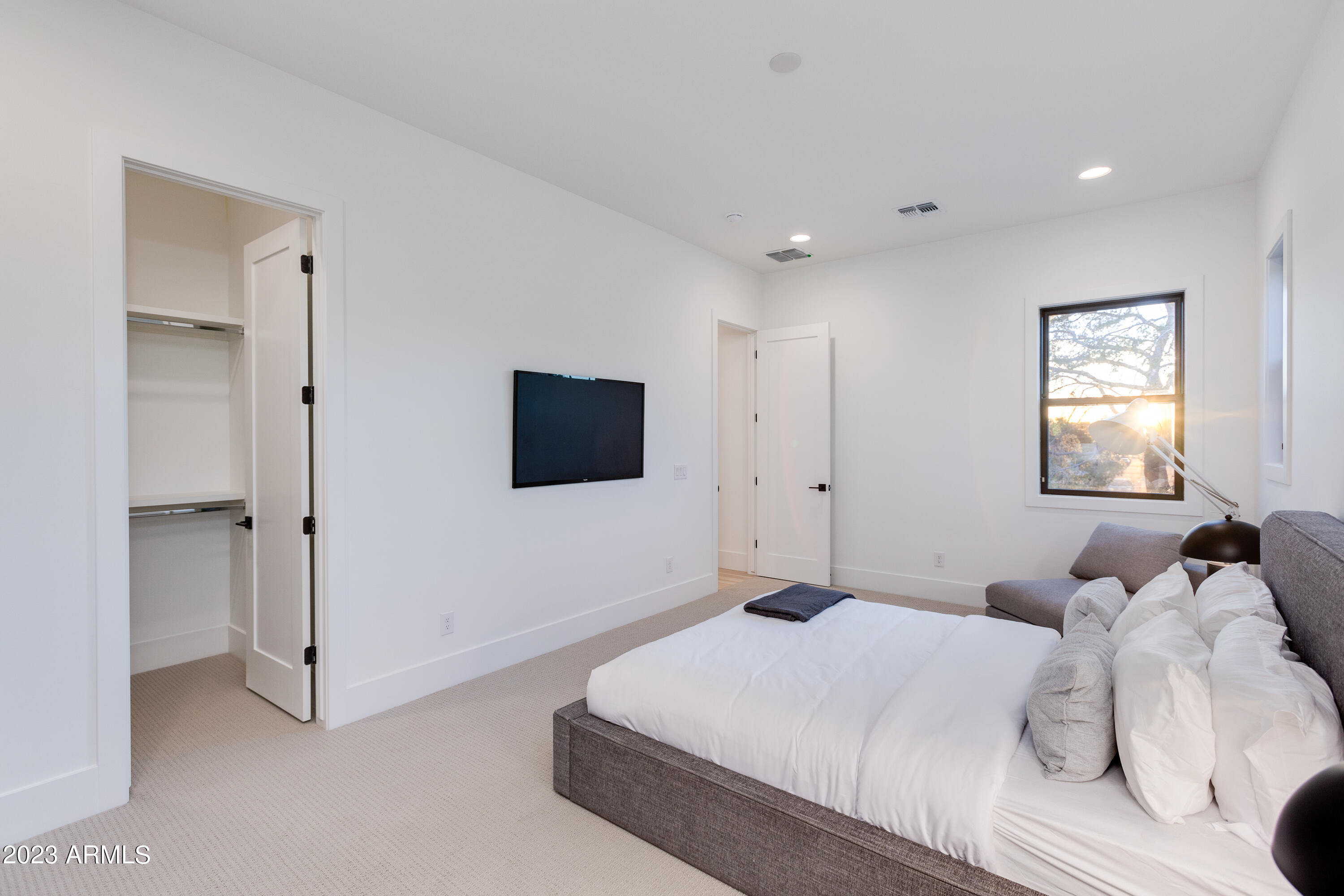 4007 E MONTECITO Avenue