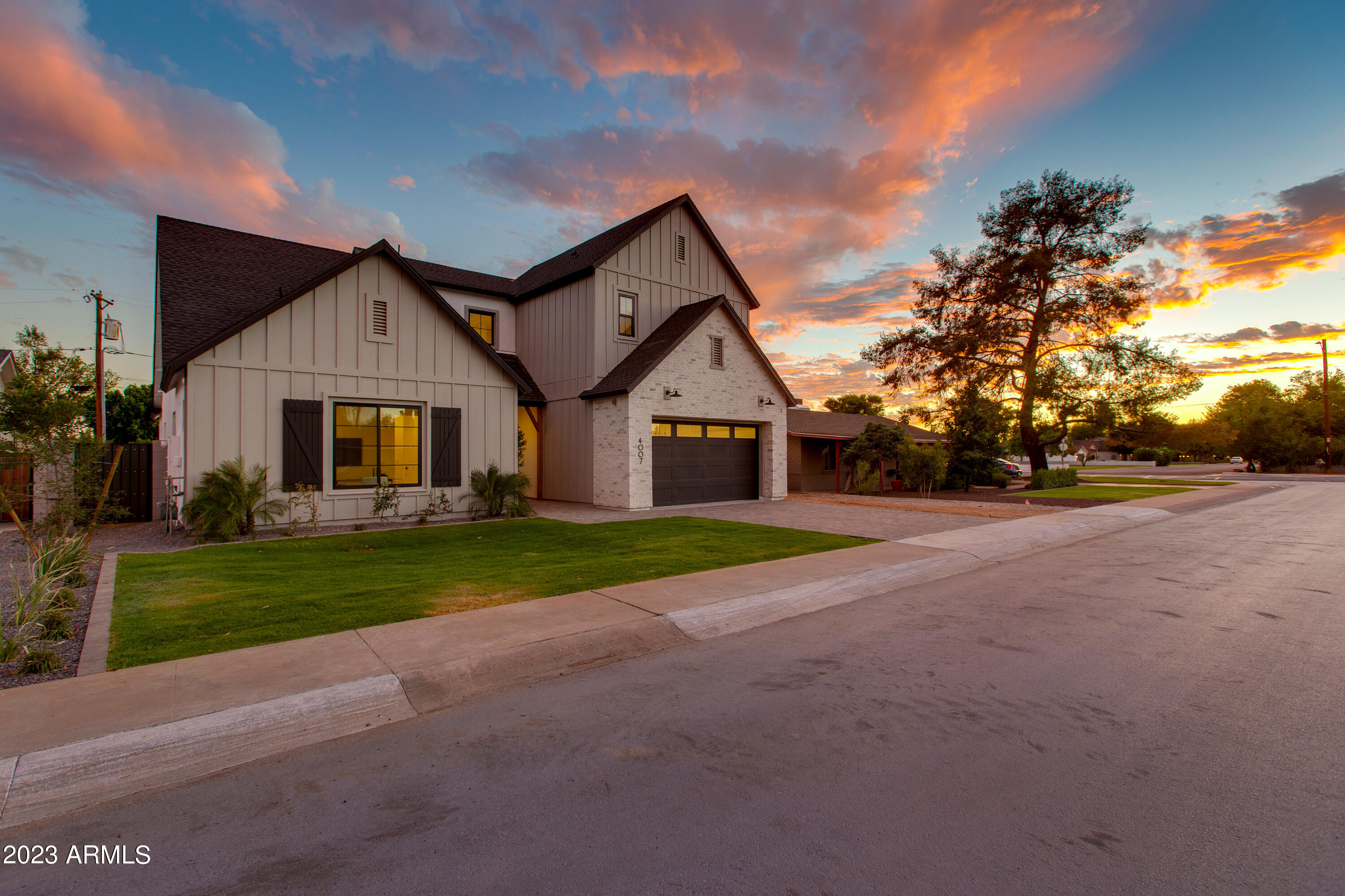 4007 E MONTECITO Avenue