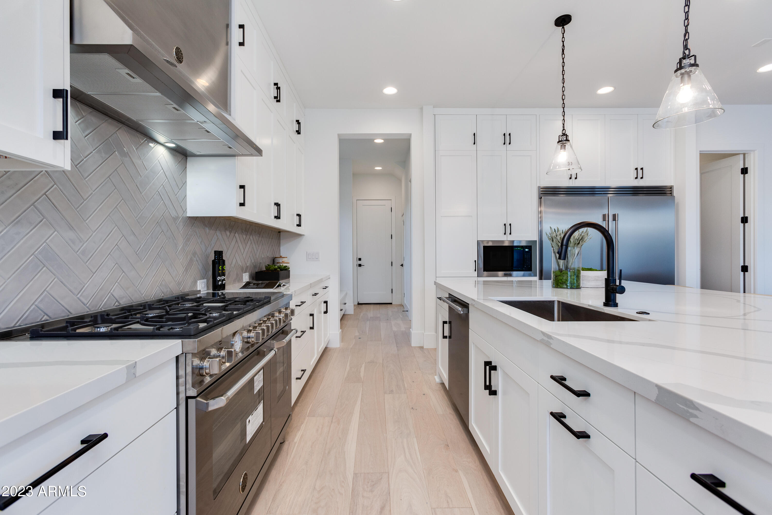 4007 E MONTECITO Avenue