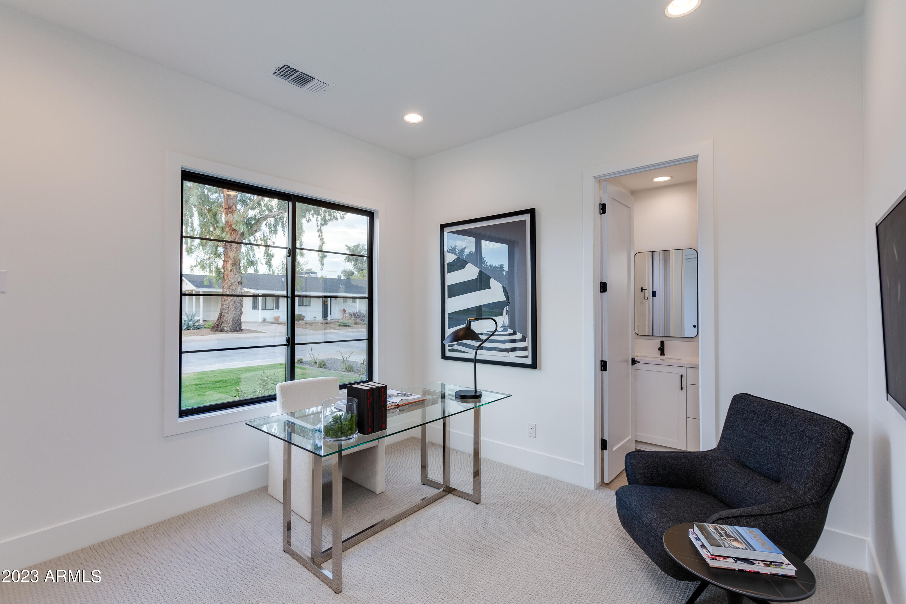 4007 E MONTECITO Avenue