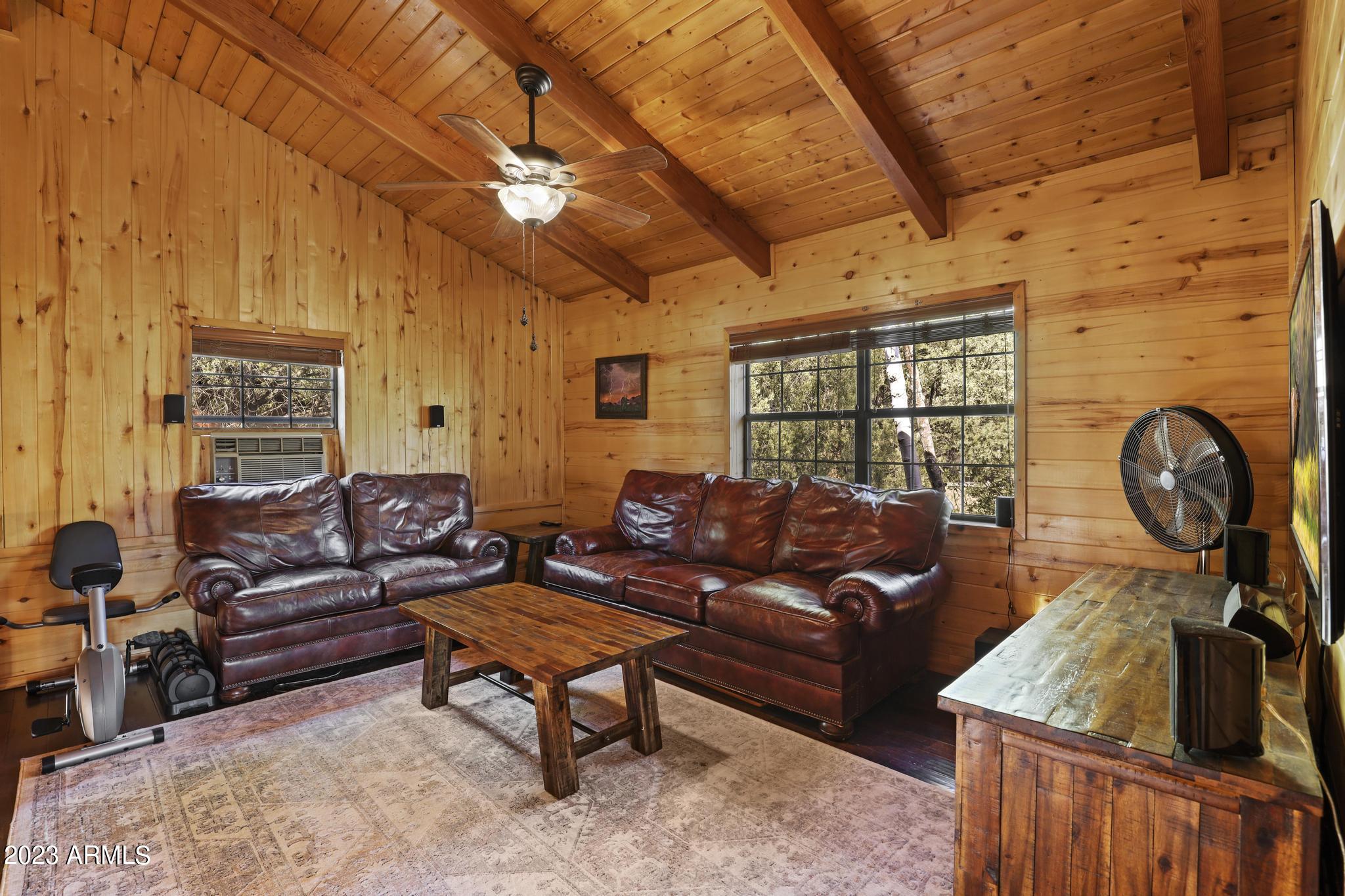 410 W SHERWOOD Drive