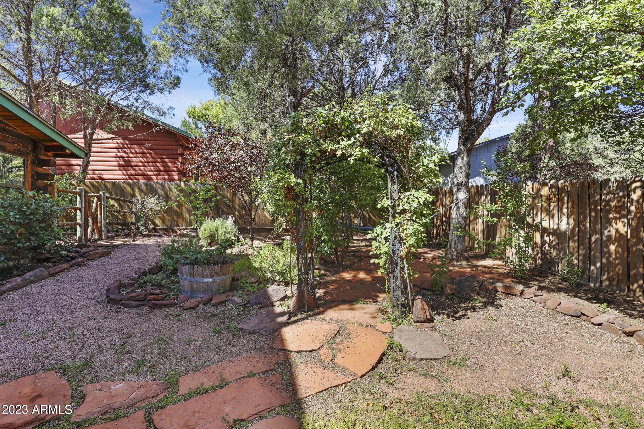 410 W SHERWOOD Drive