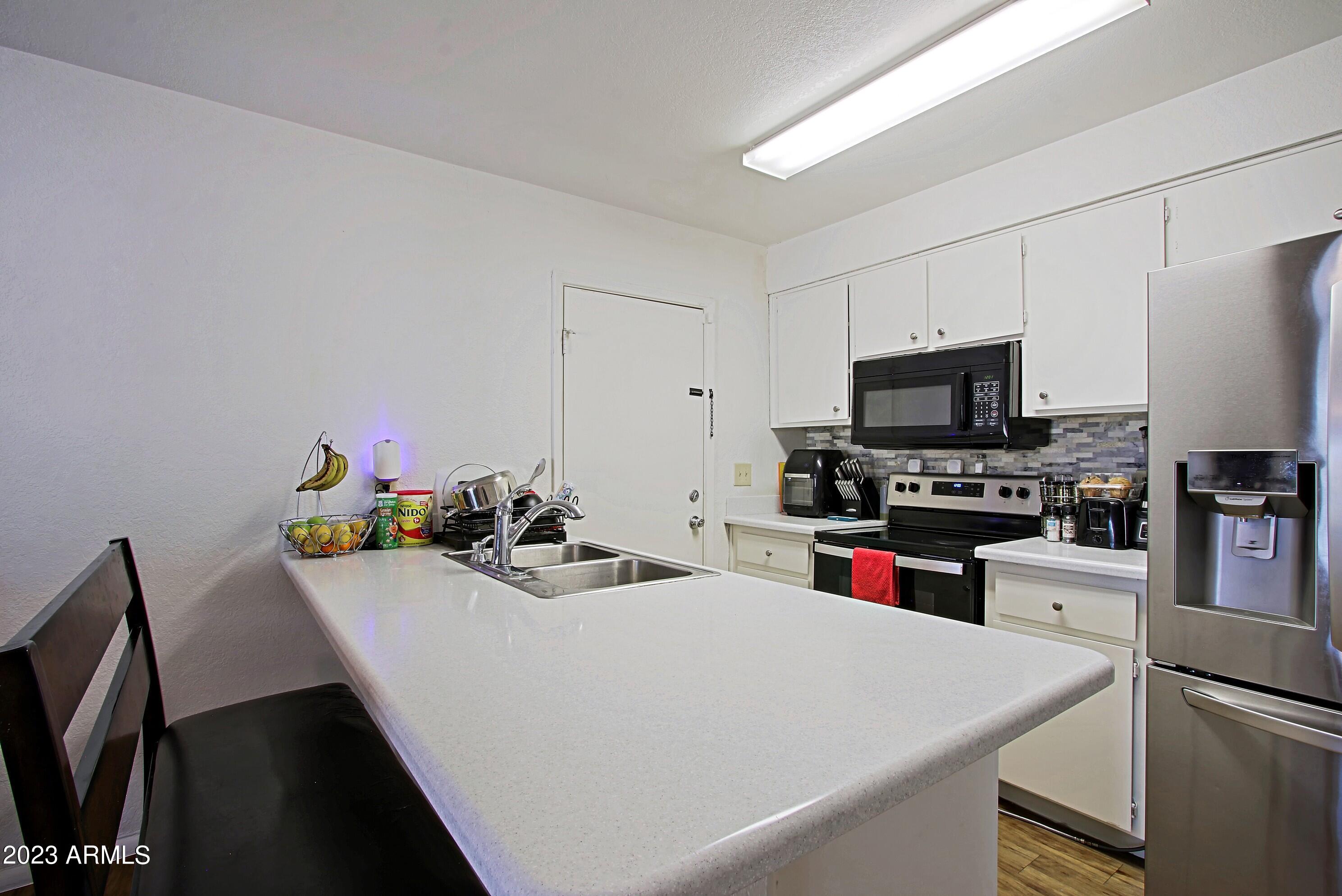 1734 W FREMONT Road