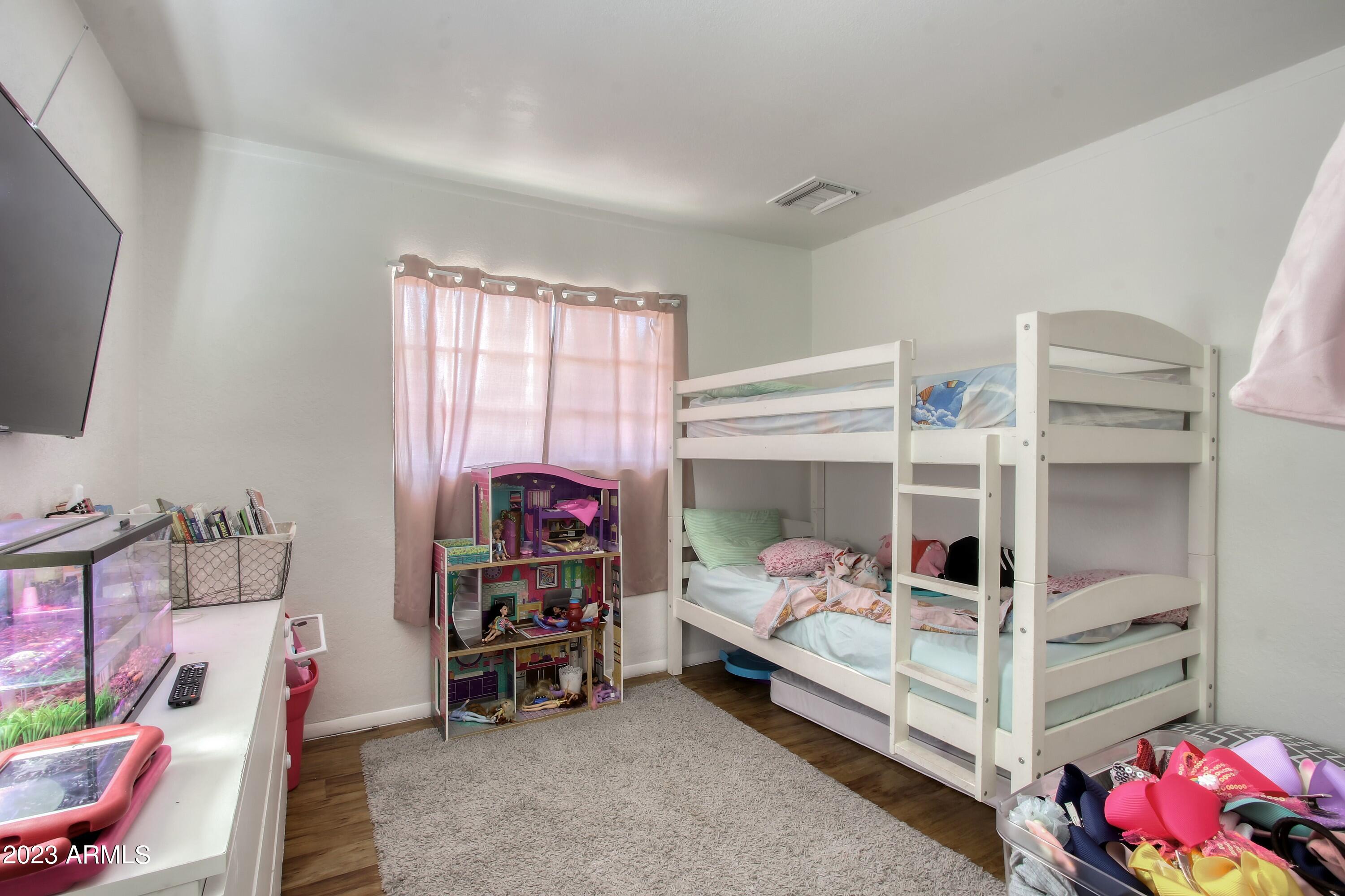 1734 W FREMONT Road