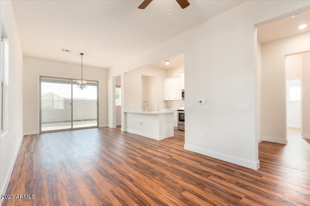 1500 E WAHALLA Lane, W7