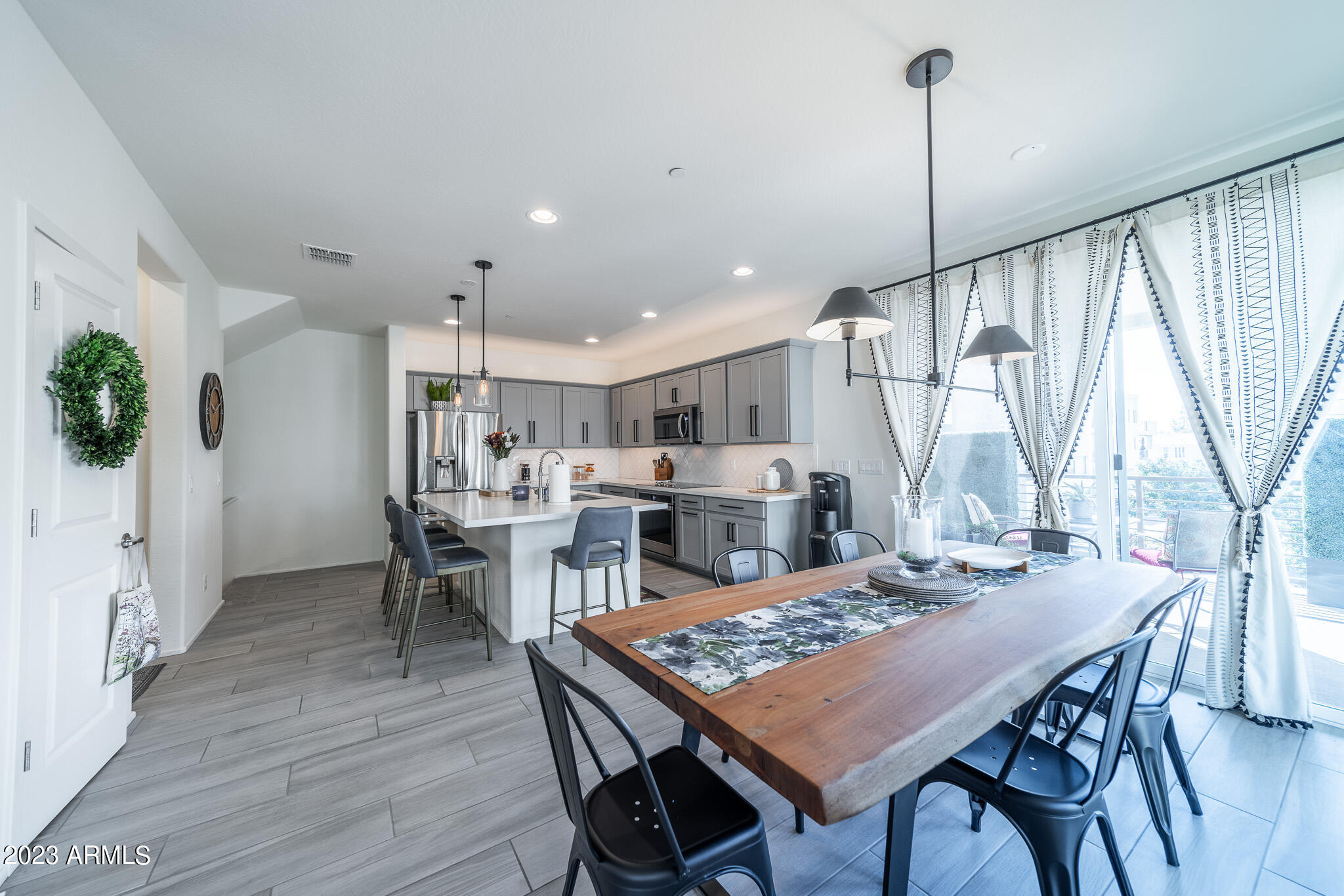 1250 N ABBEY Lane, 290