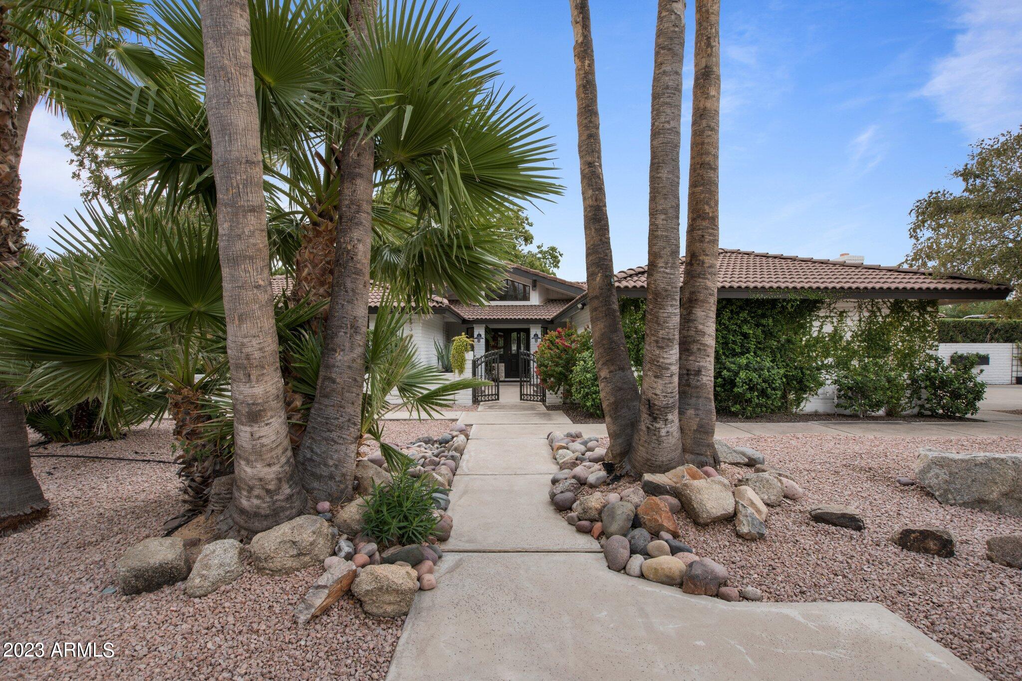 5301 E Poinsettia Drive