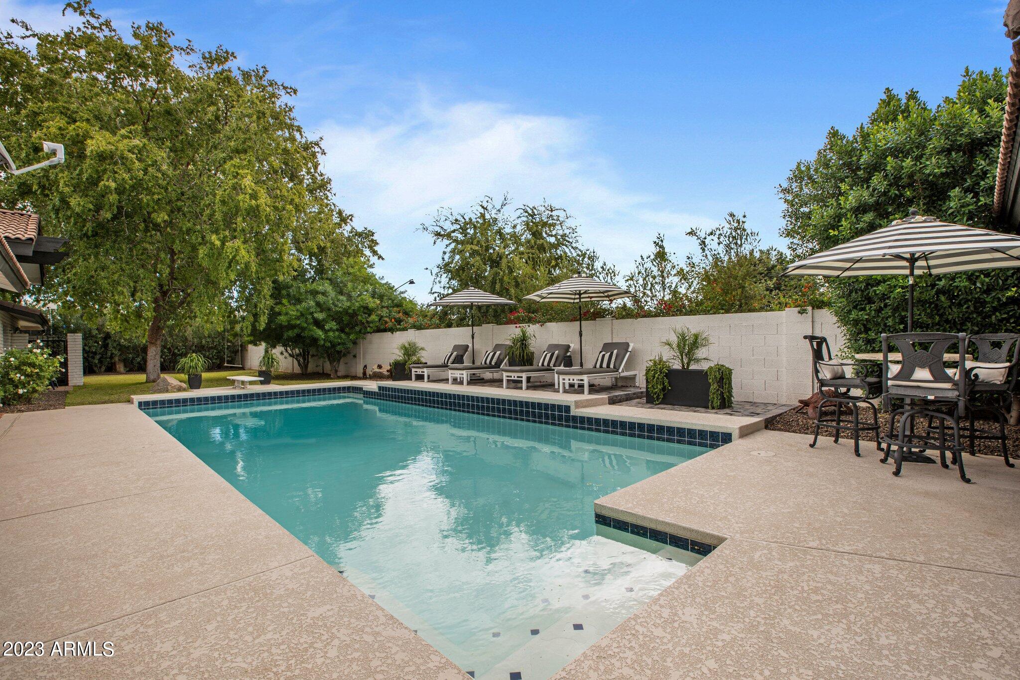 5301 E Poinsettia Drive