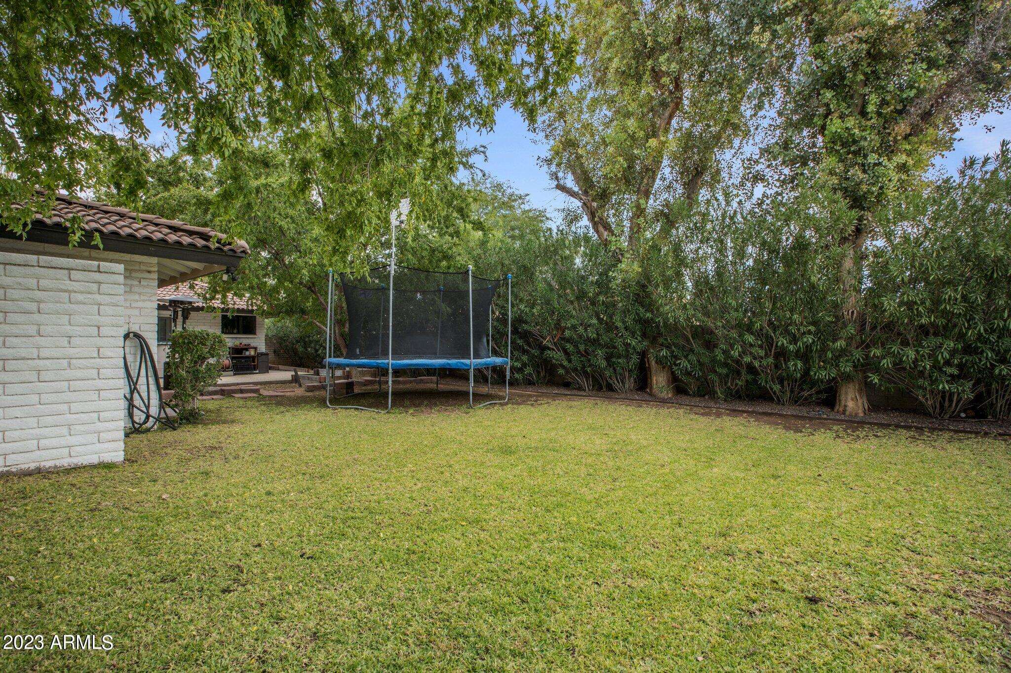 5301 E Poinsettia Drive
