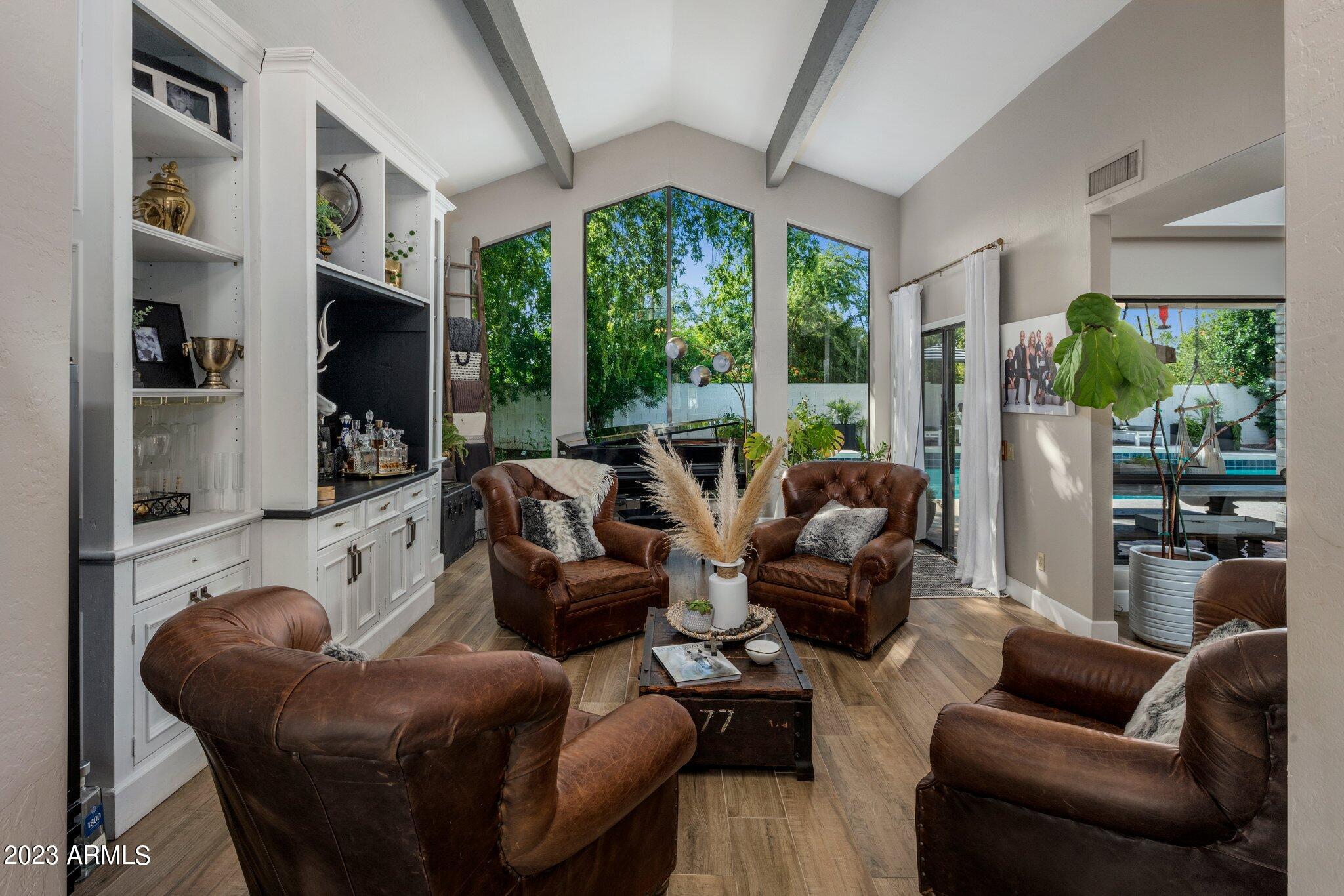 5301 E Poinsettia Drive