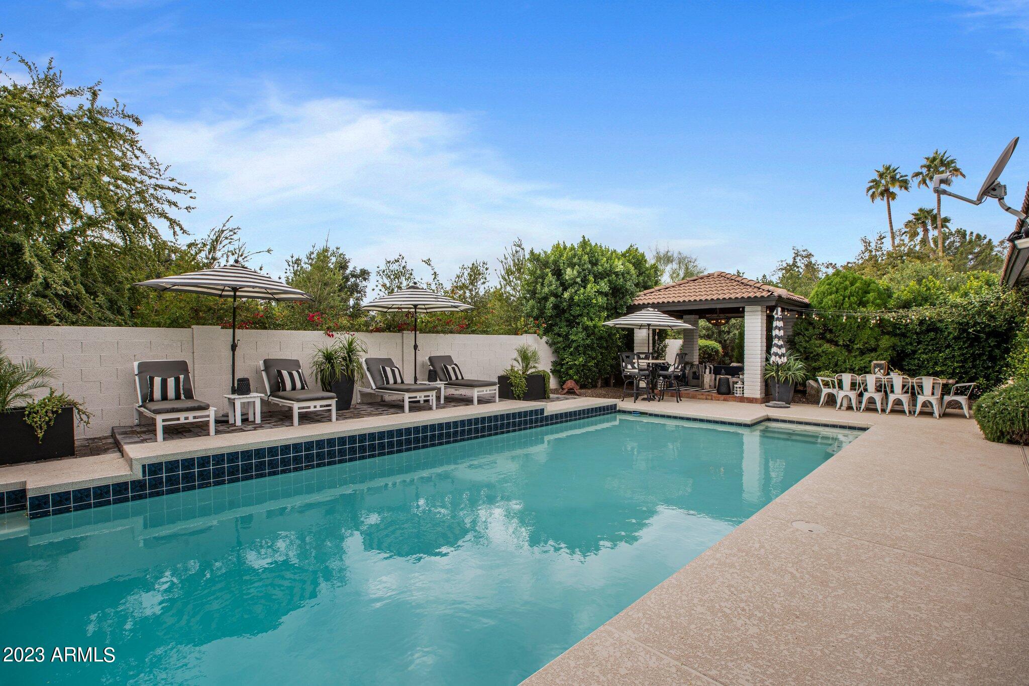 5301 E Poinsettia Drive