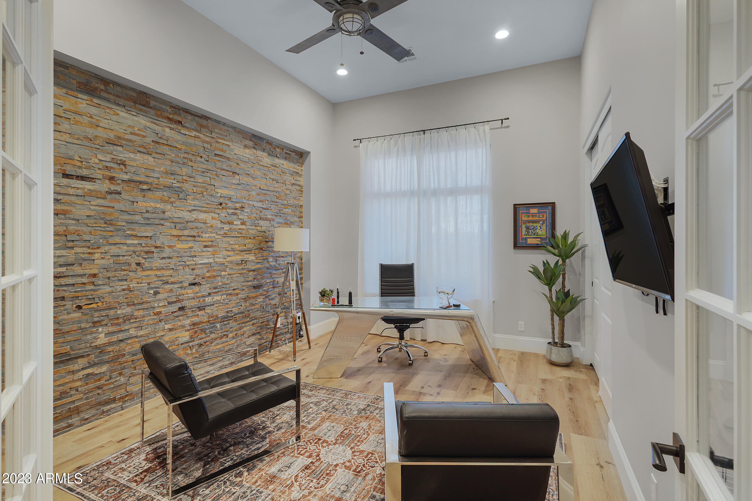 3518 E KENWOOD Street