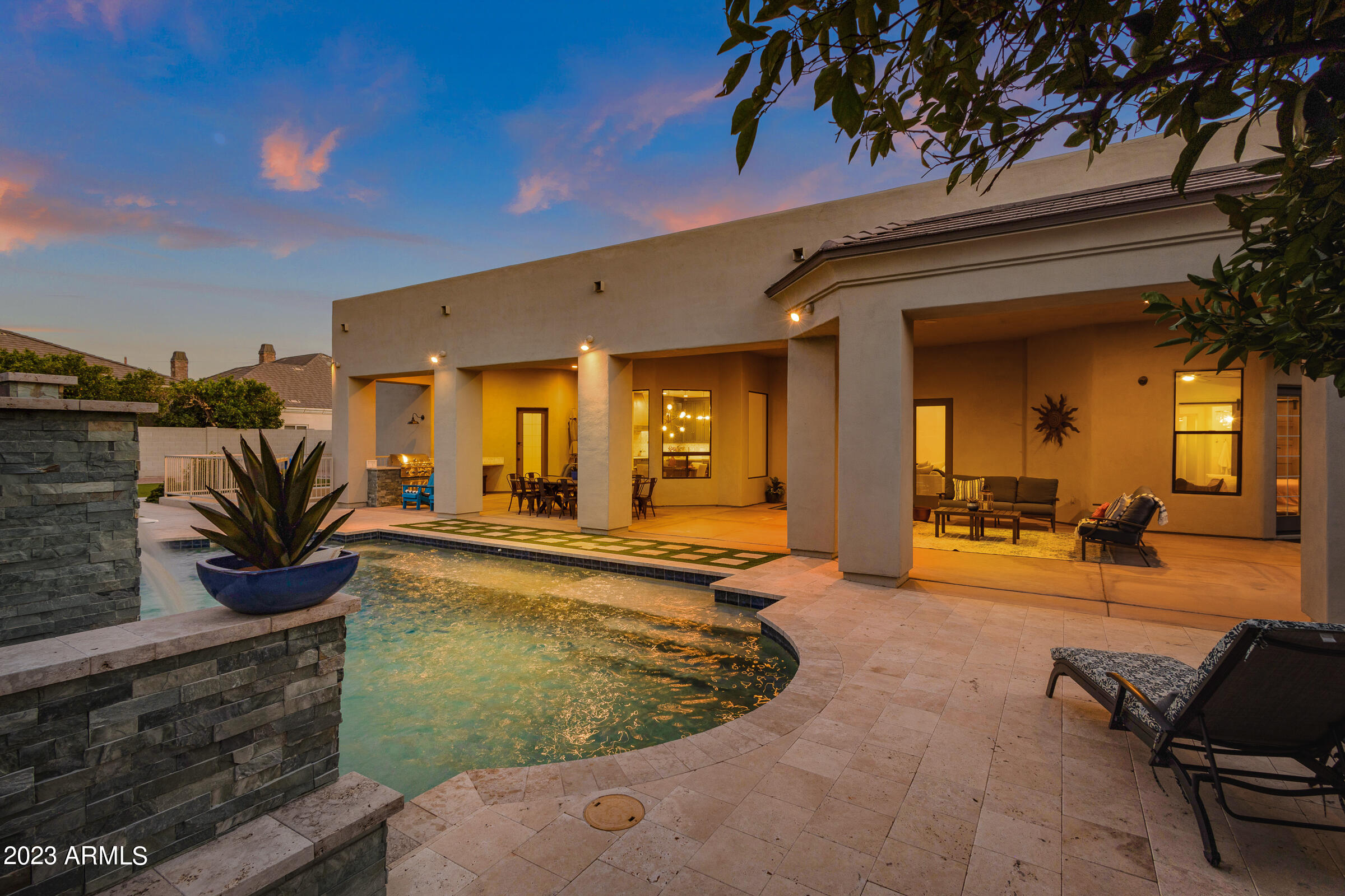 3518 E KENWOOD Street