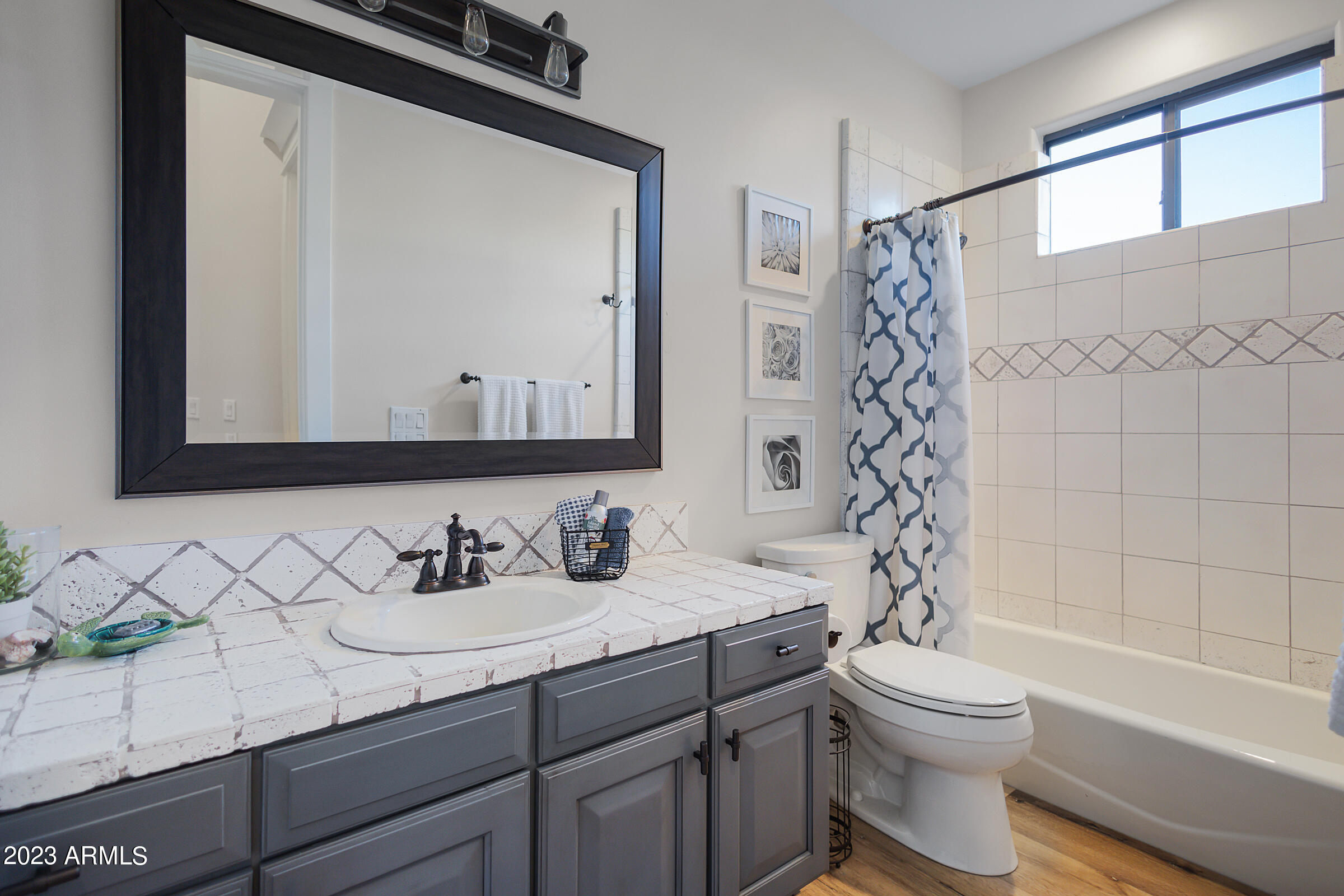 3518 E KENWOOD Street