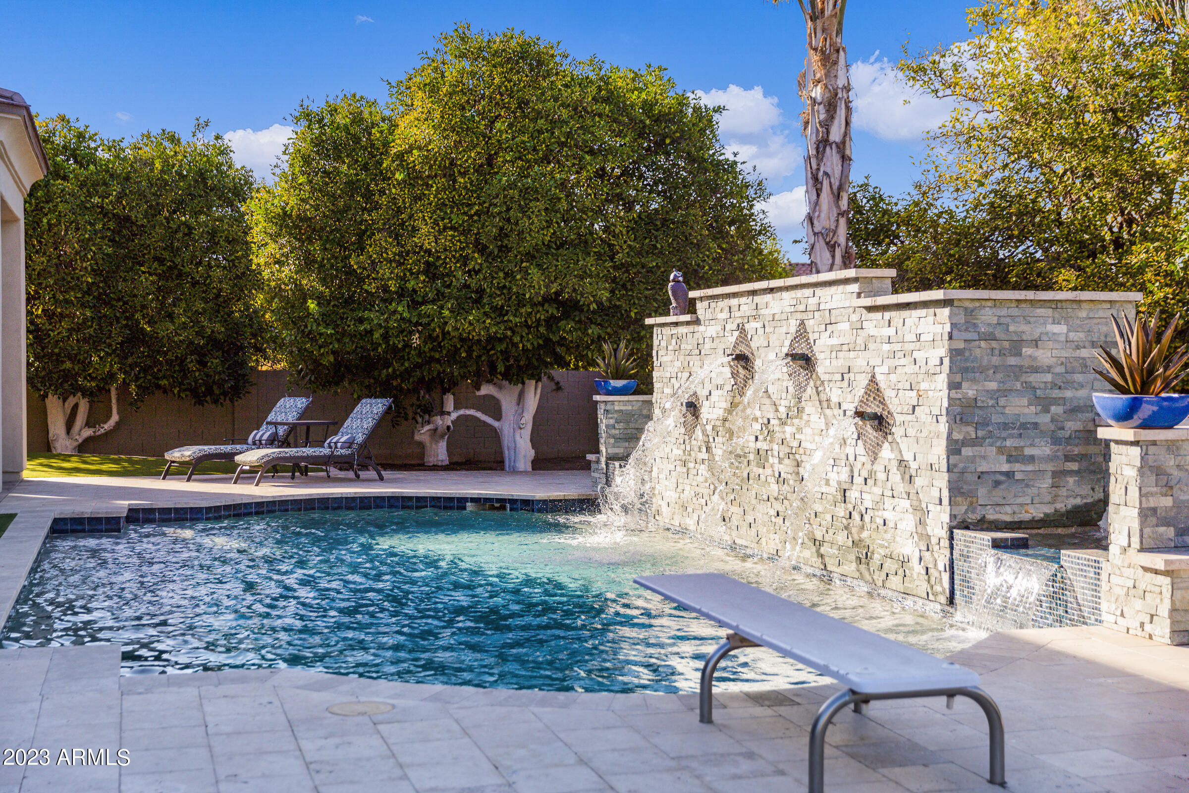 3518 E KENWOOD Street