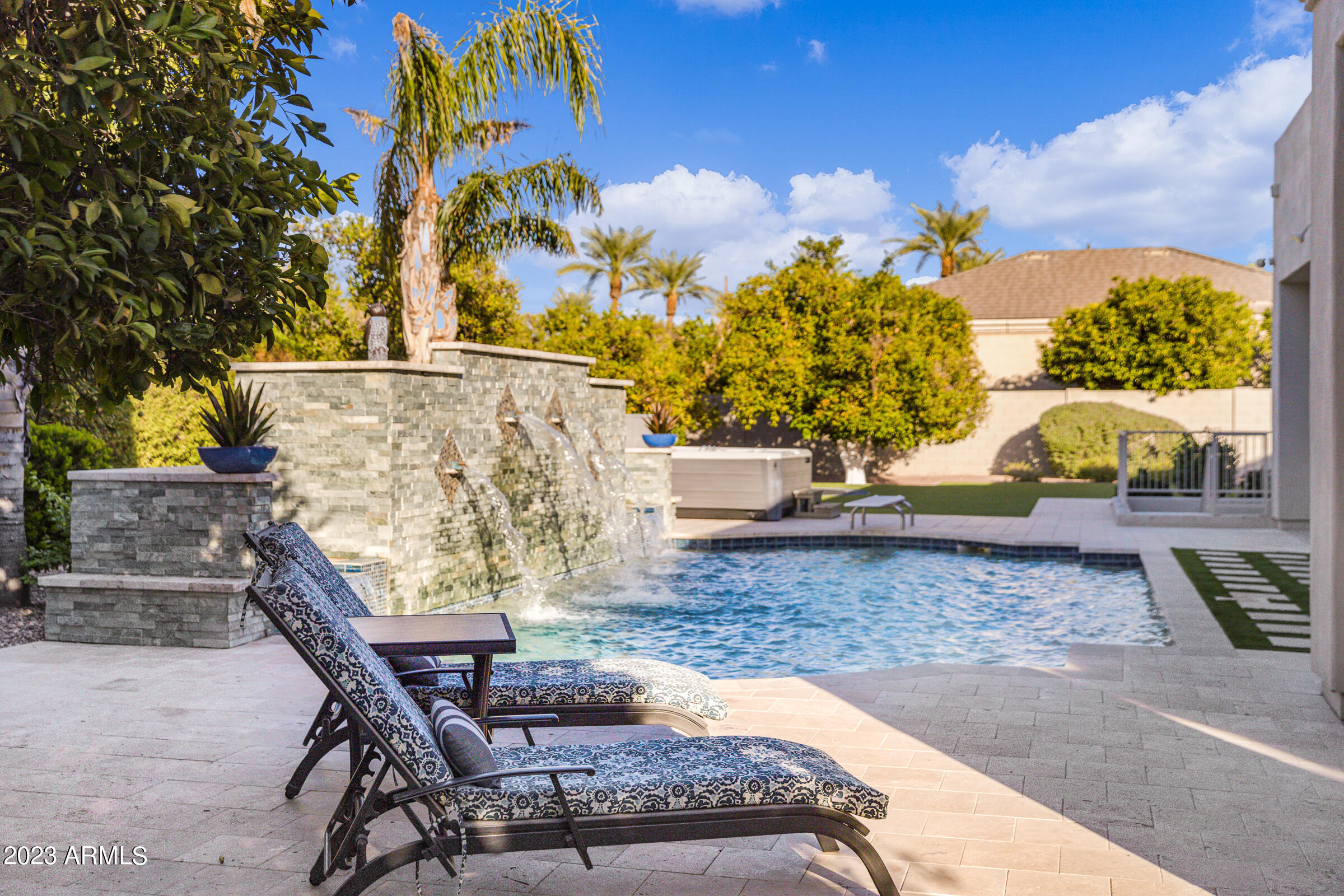 3518 E KENWOOD Street