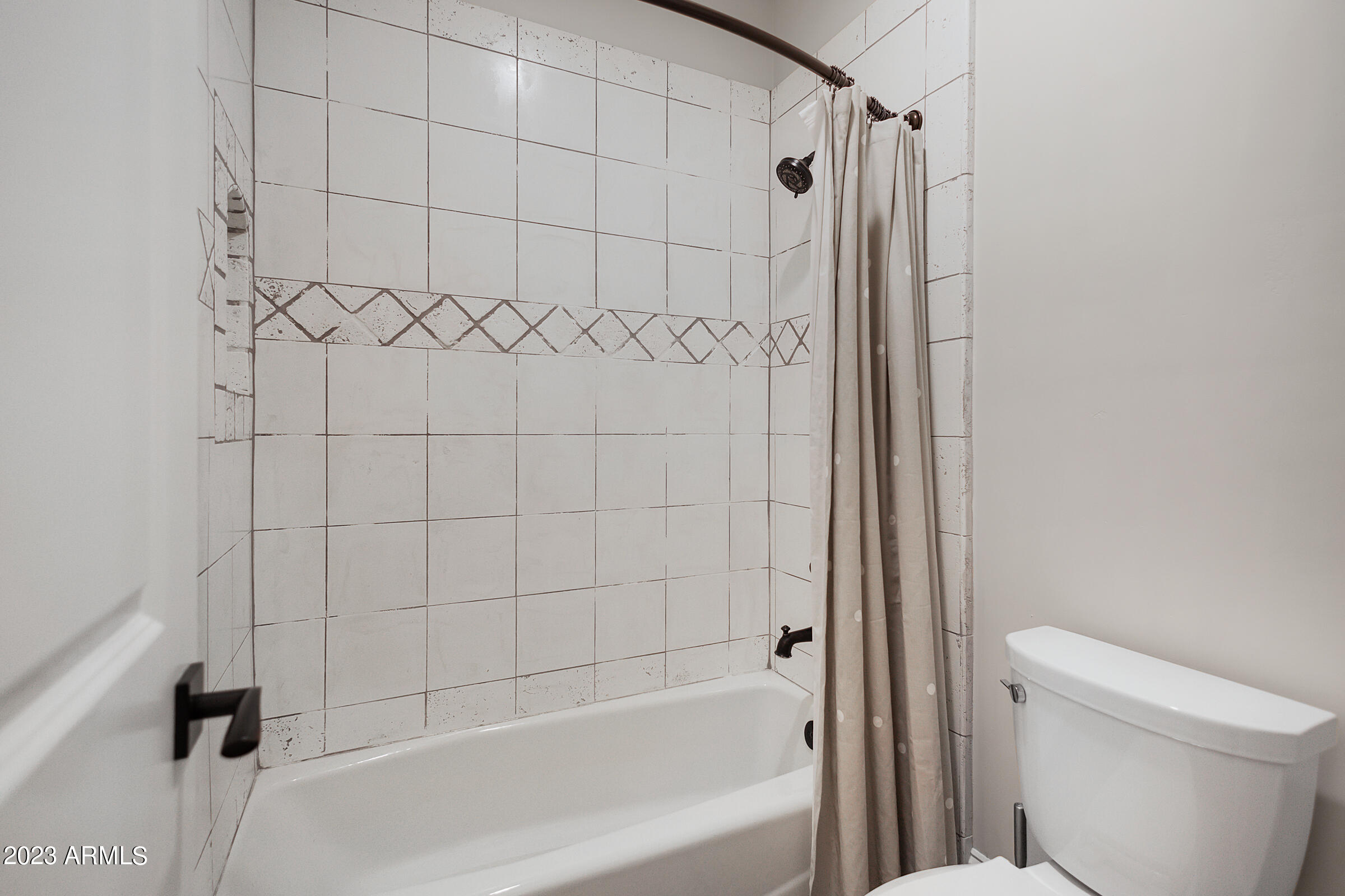 3518 E KENWOOD Street