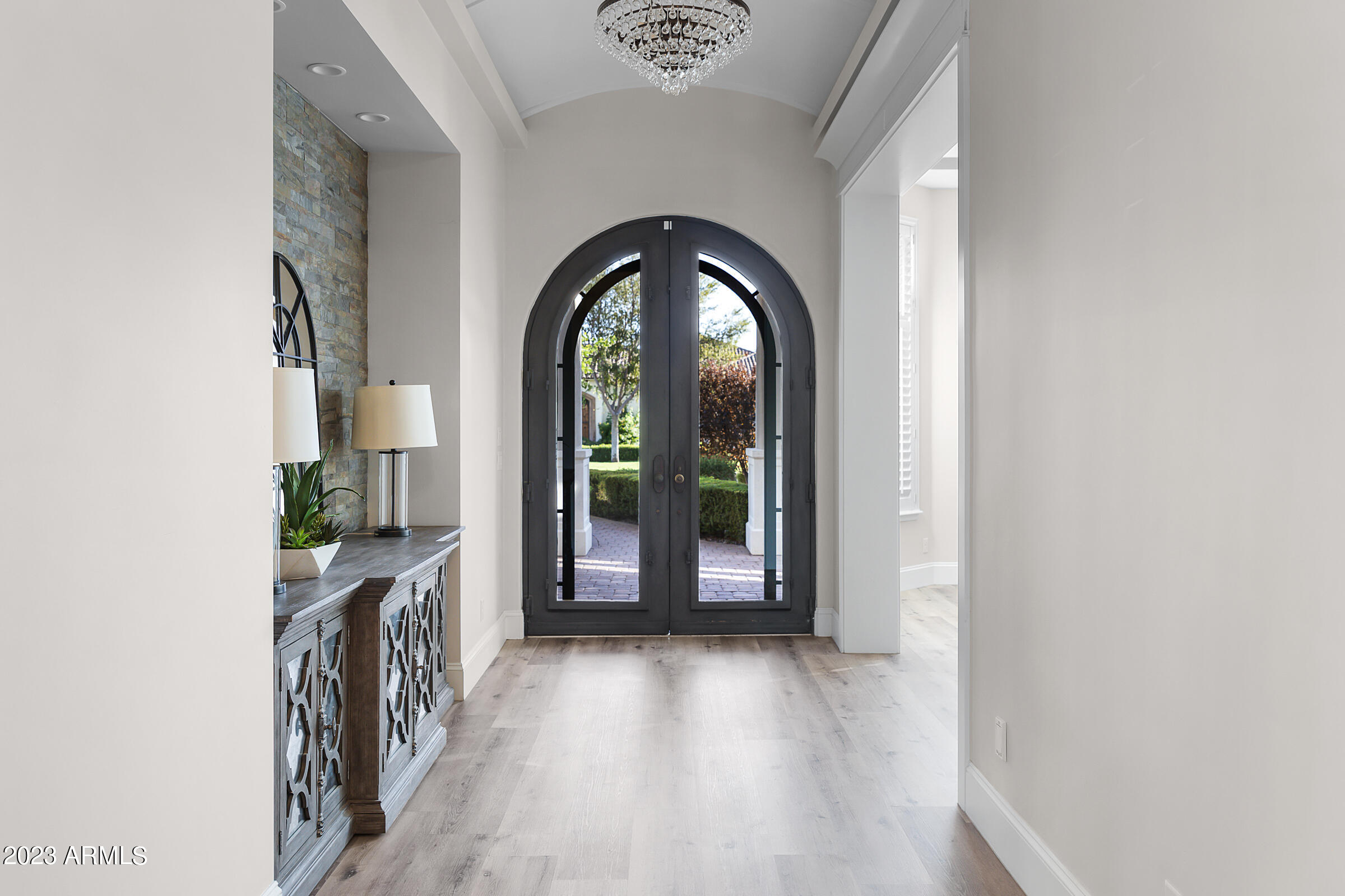 3518 E KENWOOD Street