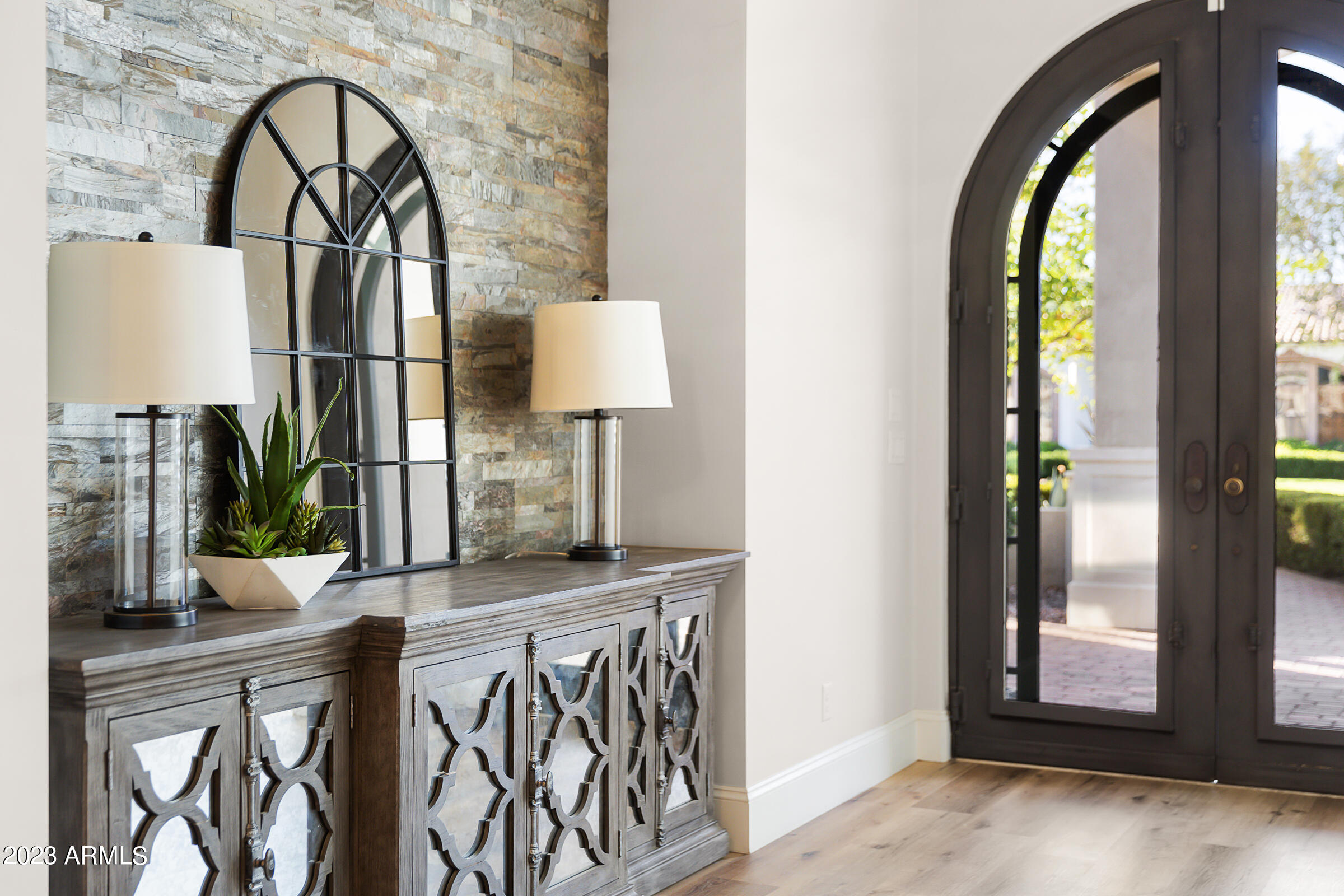 3518 E KENWOOD Street