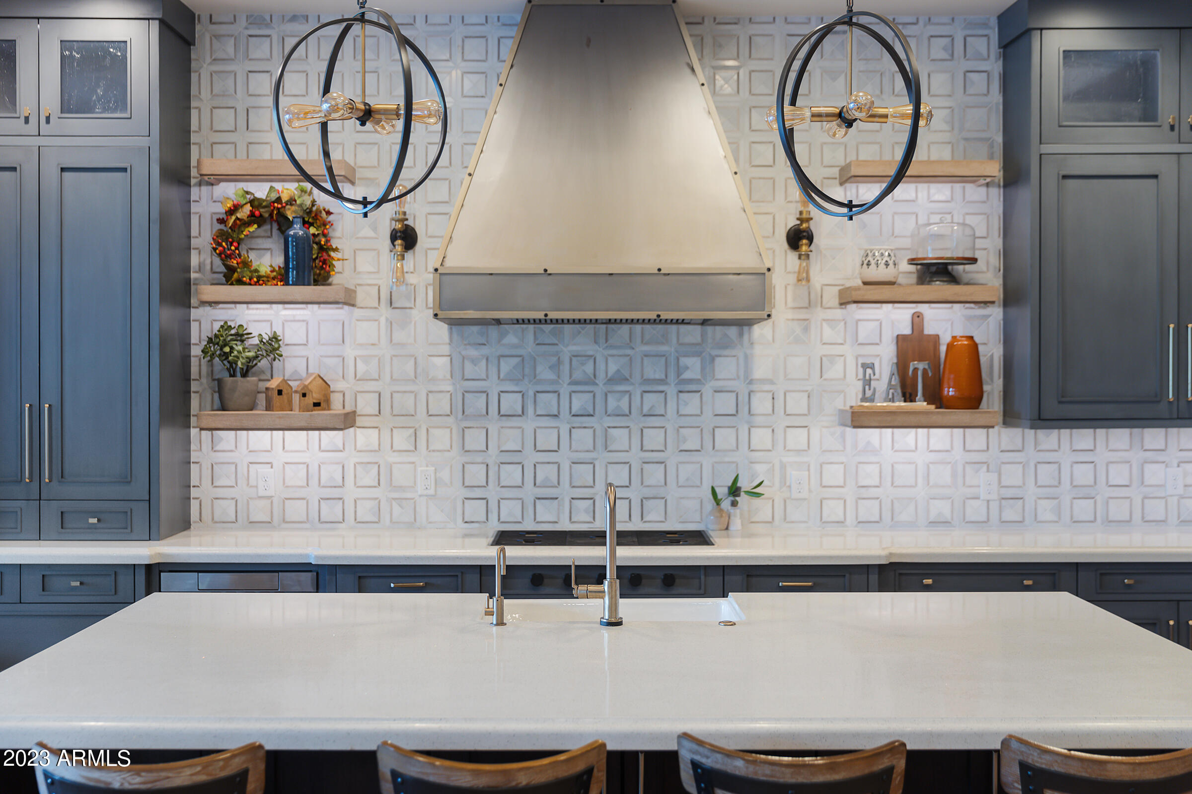 3518 E KENWOOD Street